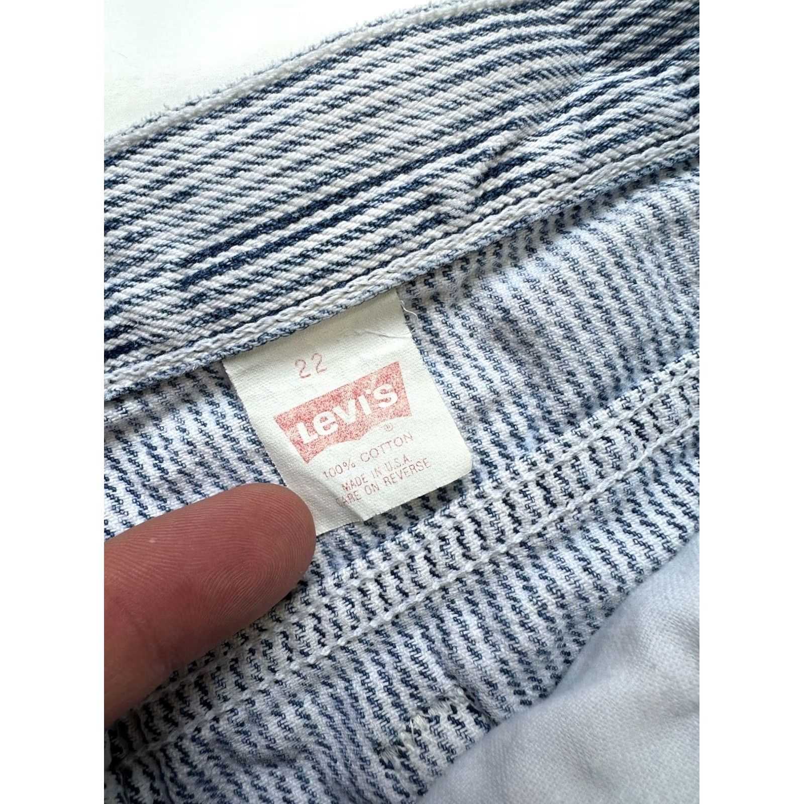 Levi's VINTAGE Levi's 900 Series Silver Tab Mom Jeans Blue White Railroad Stripe 34x30 Women's Jeans 80s Size 24" / US 00 / IT 34 - 4 Thumbnail