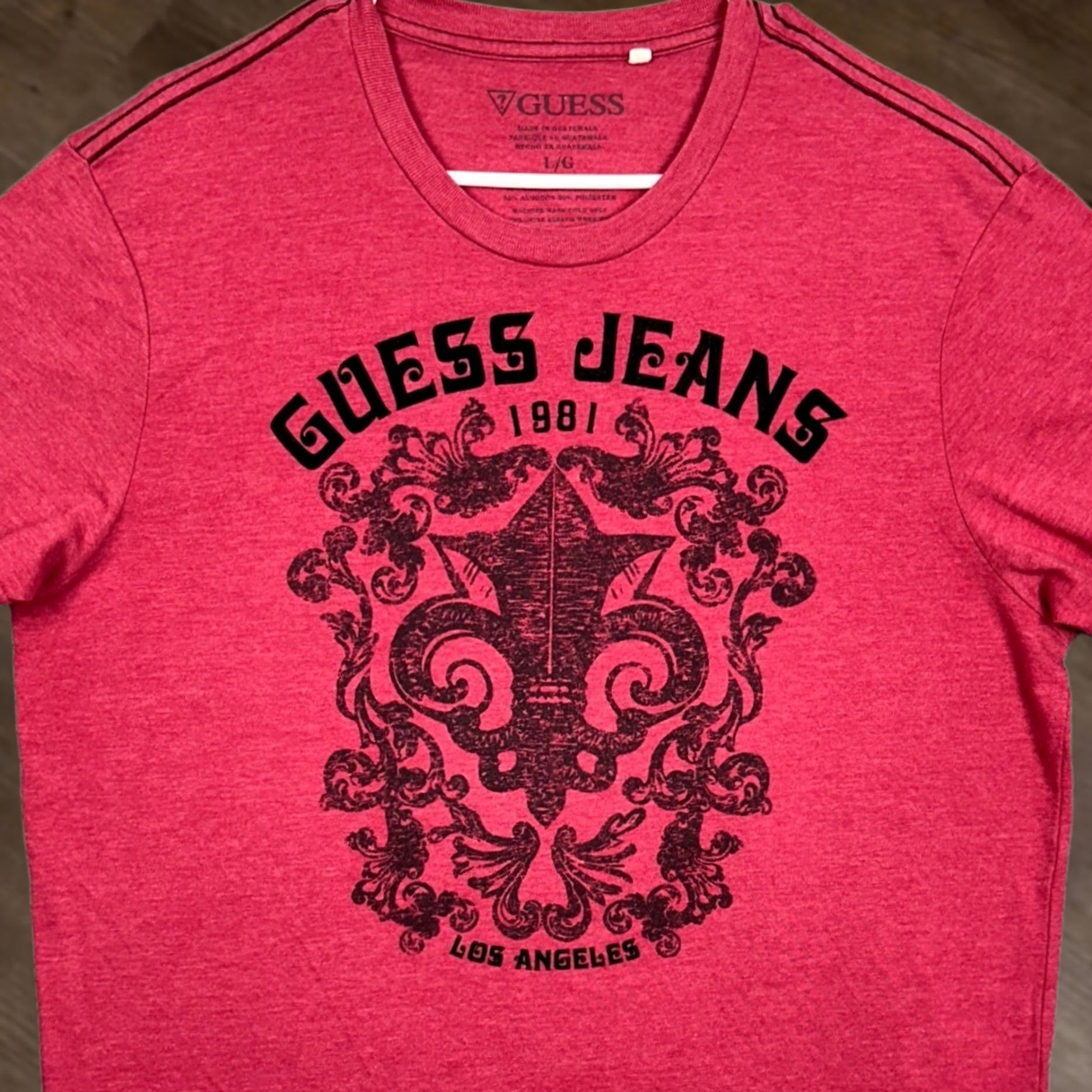 Guess Guess Jeans Mens Large T-Shirt Graphic Tee Red Short Sleeve Crewneck Casual EUC Logo Printed Vintage? No Size US L / EU 52-54 / 3 - 1 Thumbnail