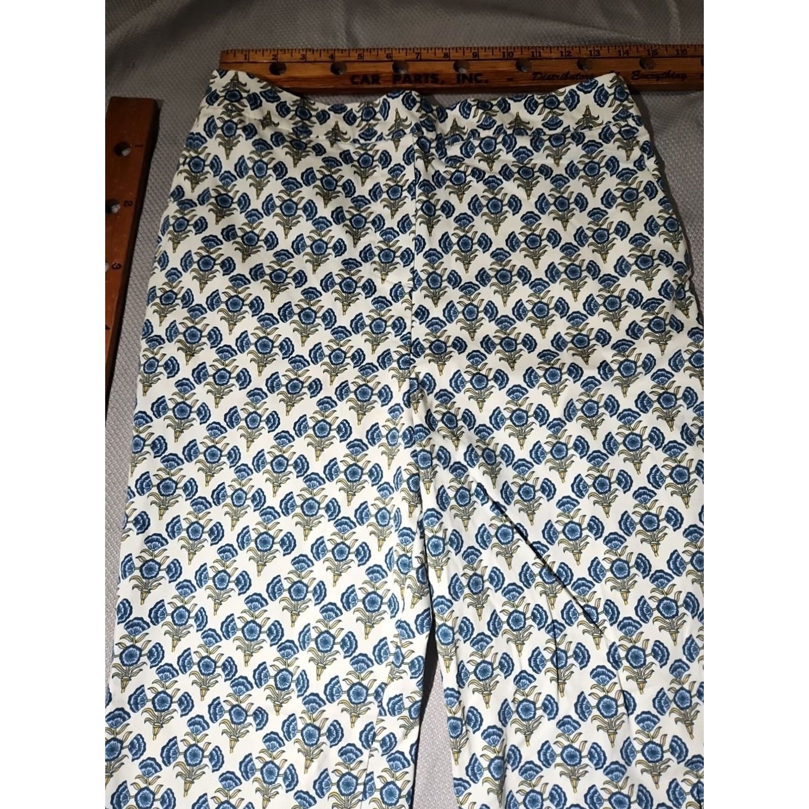 Boden Boden Pants Womens Sz 8 White Blue Floral Pull On Elastic Waist Allover Print Cropped Regular Inseam 25.5 in Buttons Not Applicable Size 30" / US 8 / IT 44 - 2 Thumbnail