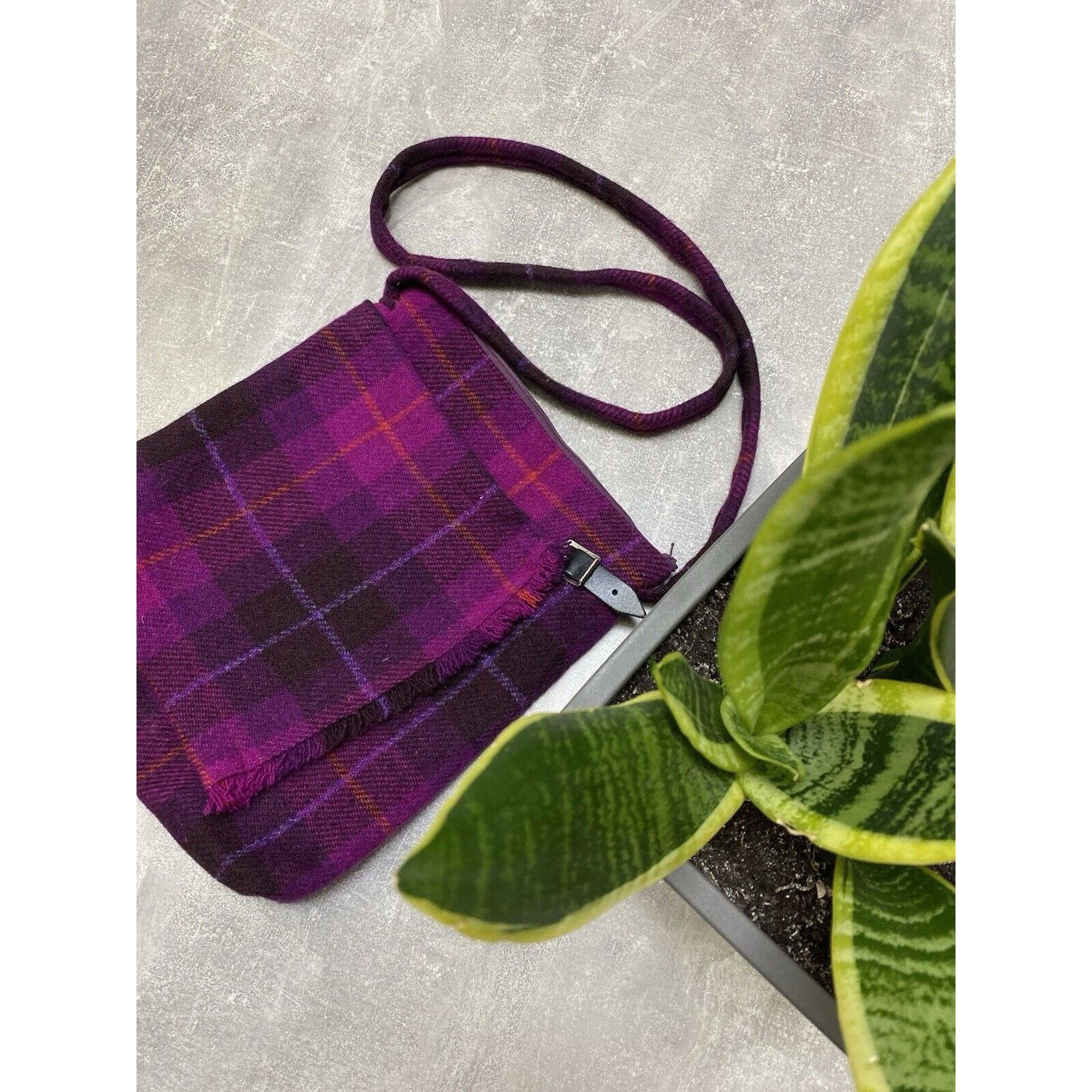 Harris Tweed × Vintage Harris Tweed Avant Garde Wool Vintage Pink Shoulders Bag Size ONE SIZE - 1 Thumbnail