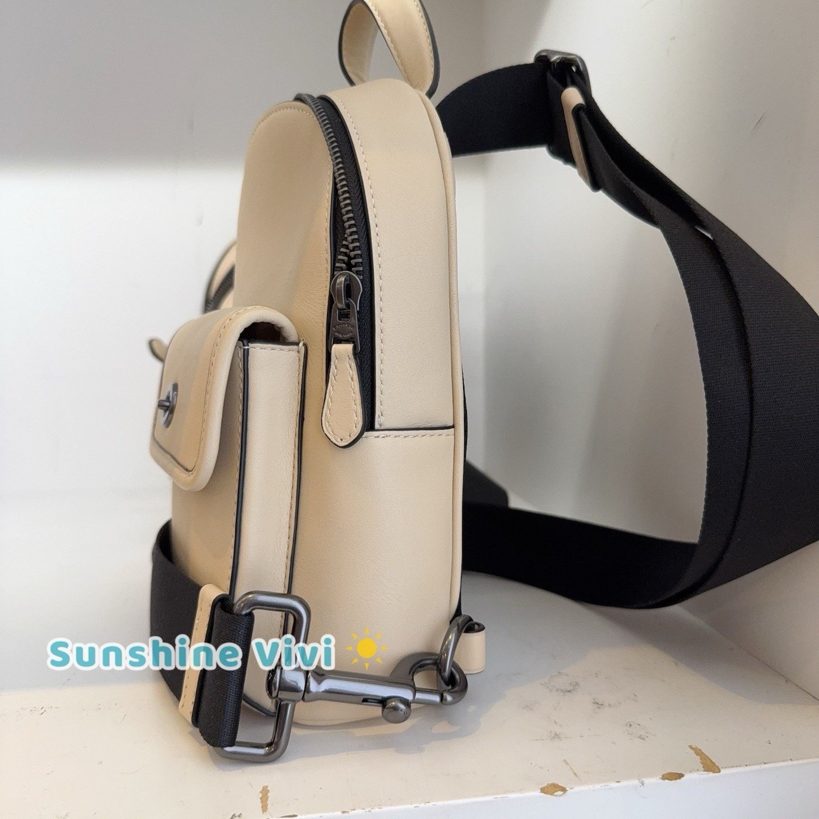 Coach NWT COACH Small Turnlock Sling Pack Backpack Bag Ivory CAJ28 Size ONE SIZE - 4 Thumbnail