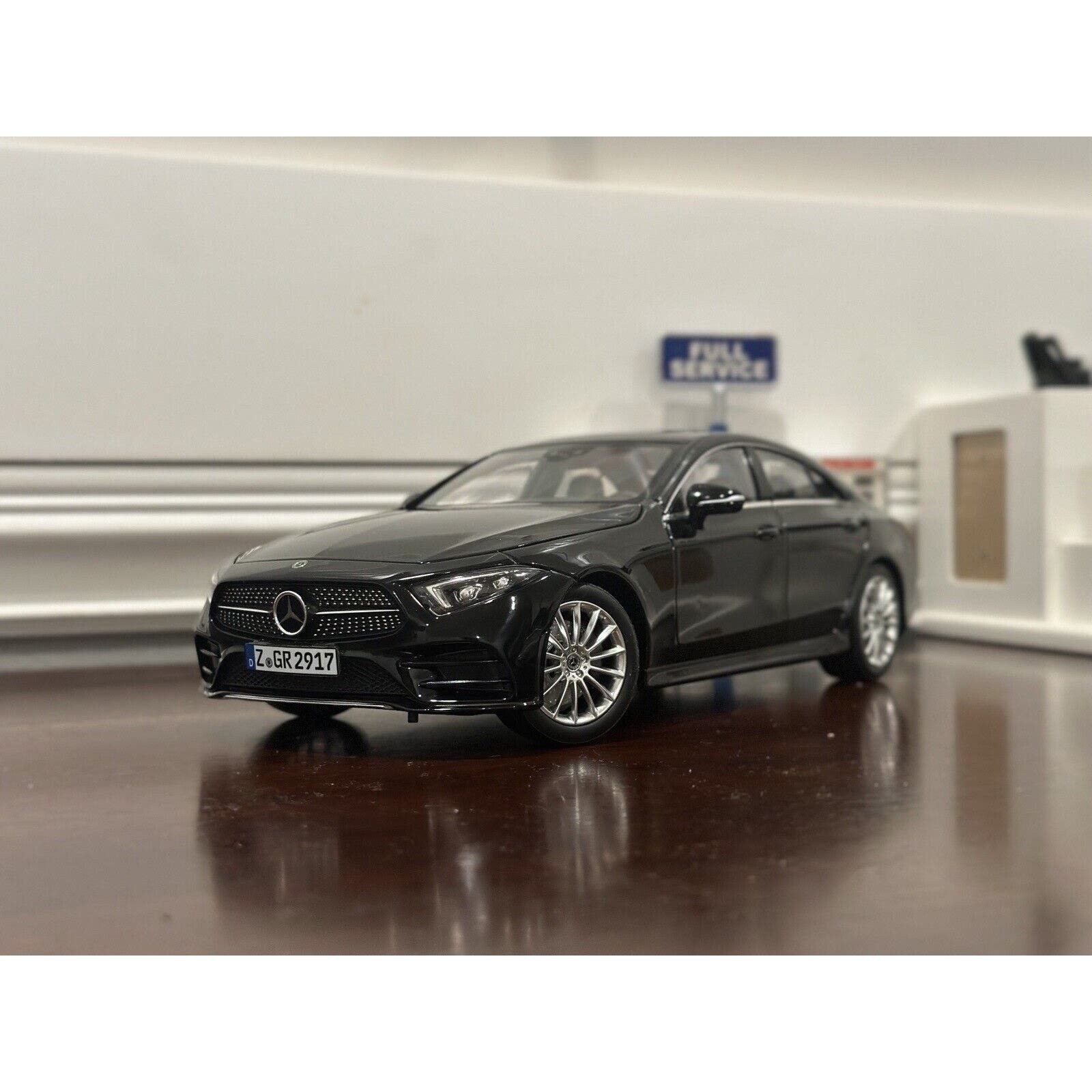 image of 1:18 Norev Mercedes Benz Cls 500 Black Dealer Edition () in Grey, Men's