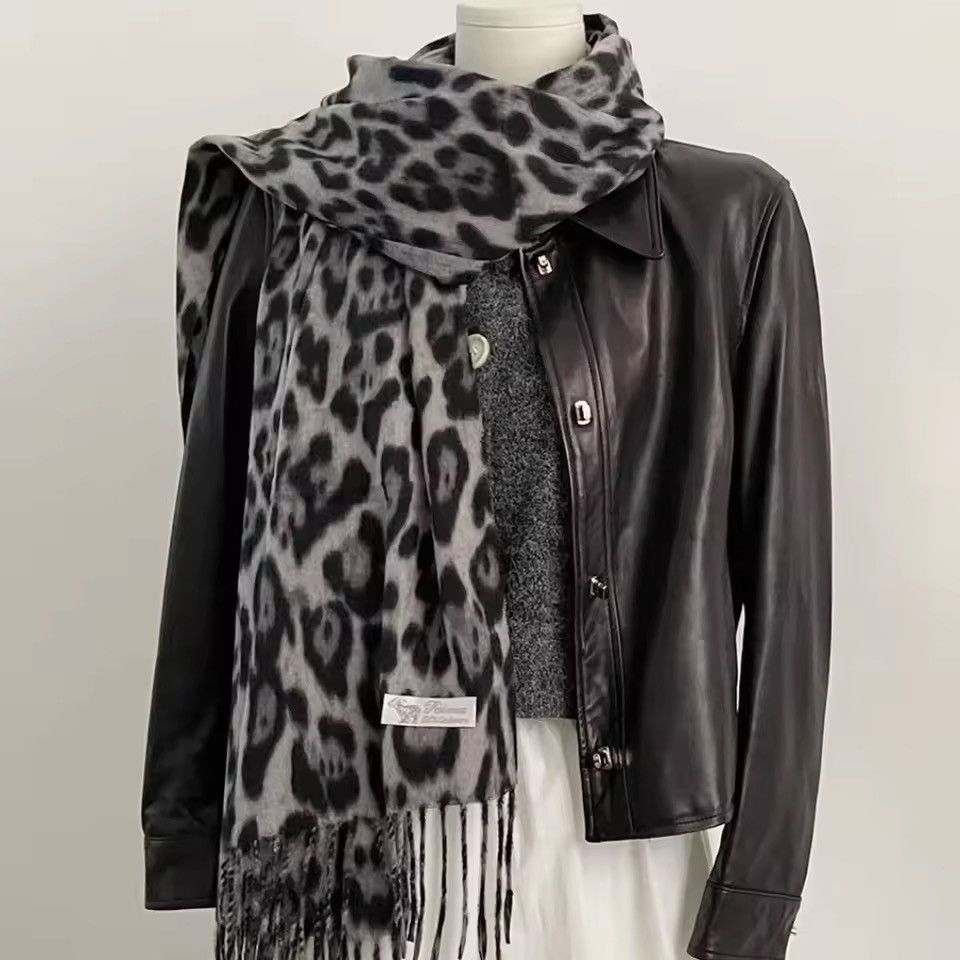 Japanese Brand Leopard Tassels Shawl Imitation Cashmere Scarf Size ONE SIZE - 5 Thumbnail