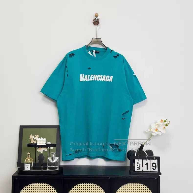 Balenciaga Balenciaga Lake green large hole short-sleeved Size US S / EU 44-46 / 1 - 1 Thumbnail