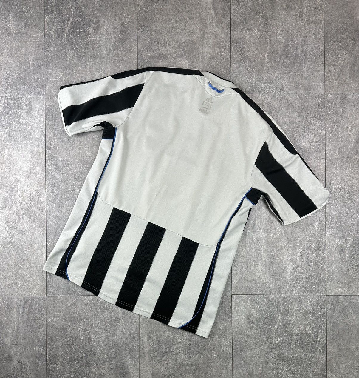 Adidas Adidas New Castle United 2009/10 Home Soccer Football Jersey Size US M / EU 48-50 / 2 - 14 Thumbnail