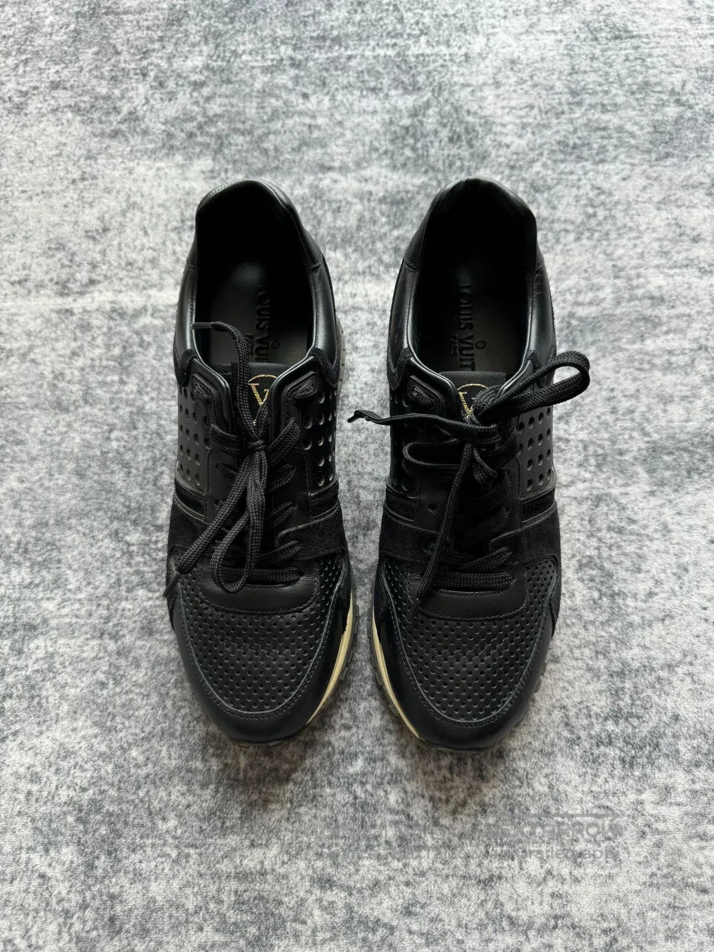 Louis Vuitton Louis Vuitton Black Gold Sneakers. Size US 4.5 / IT 34.5 - 3 Thumbnail