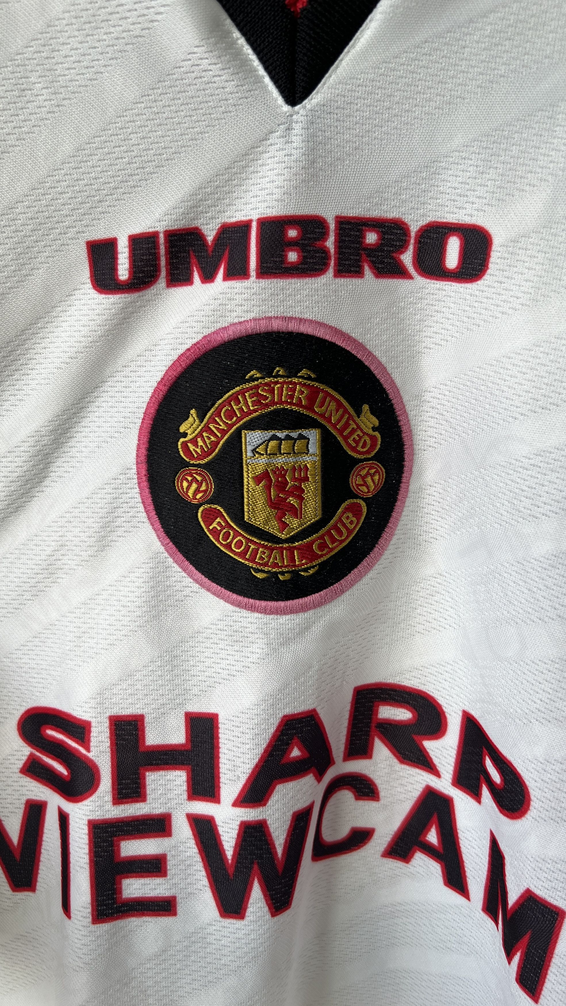 Umbro (XL) Manchester United 1996-97 Away Shirt Beckham #10 Kit Size US XL / EU 56 / 4 - 5 Thumbnail
