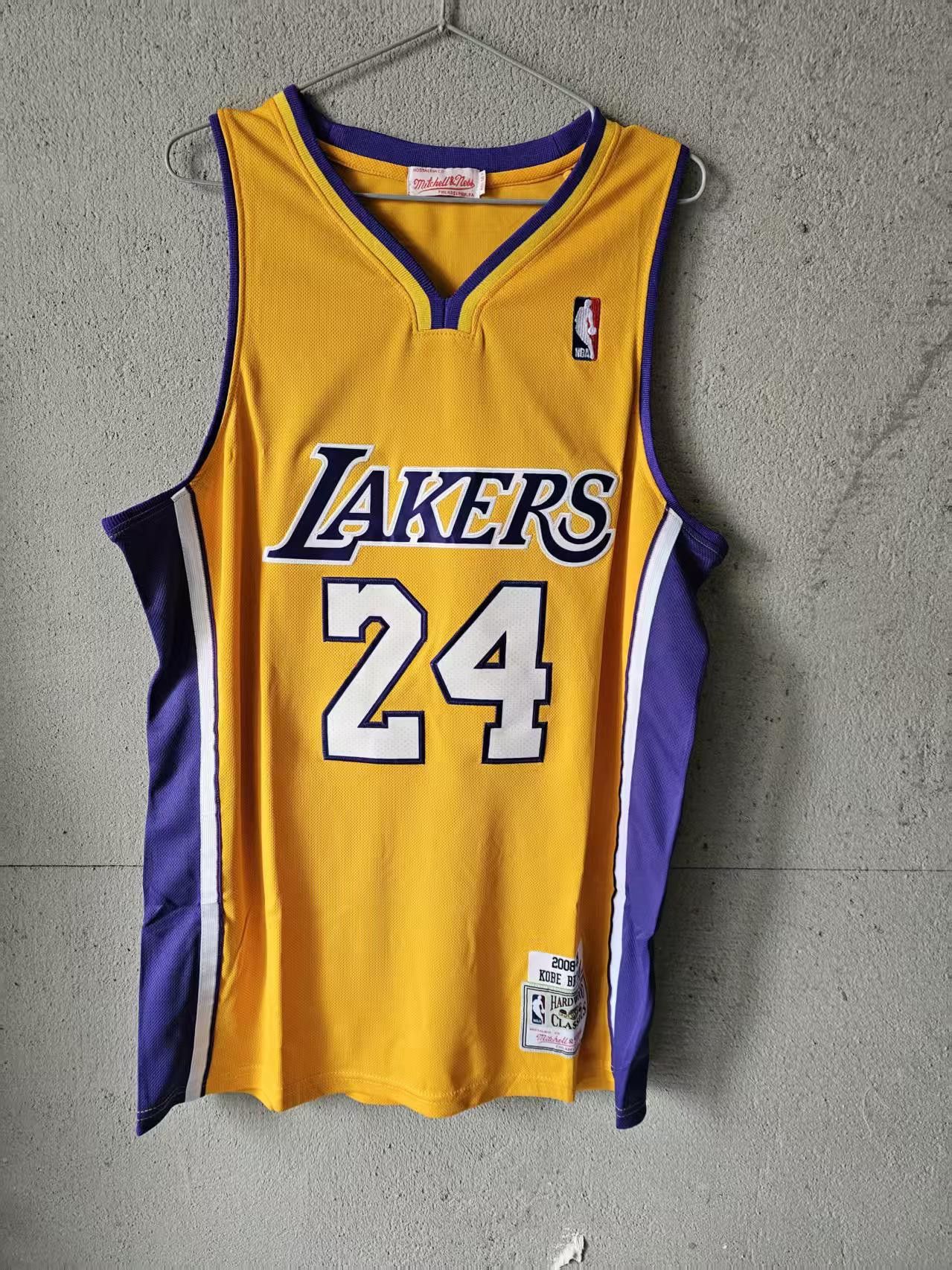 NBA Lakers 24 Kobe Bryant Jersey Yellow L Size US L / EU 52-54 / 3 - 2 Thumbnail