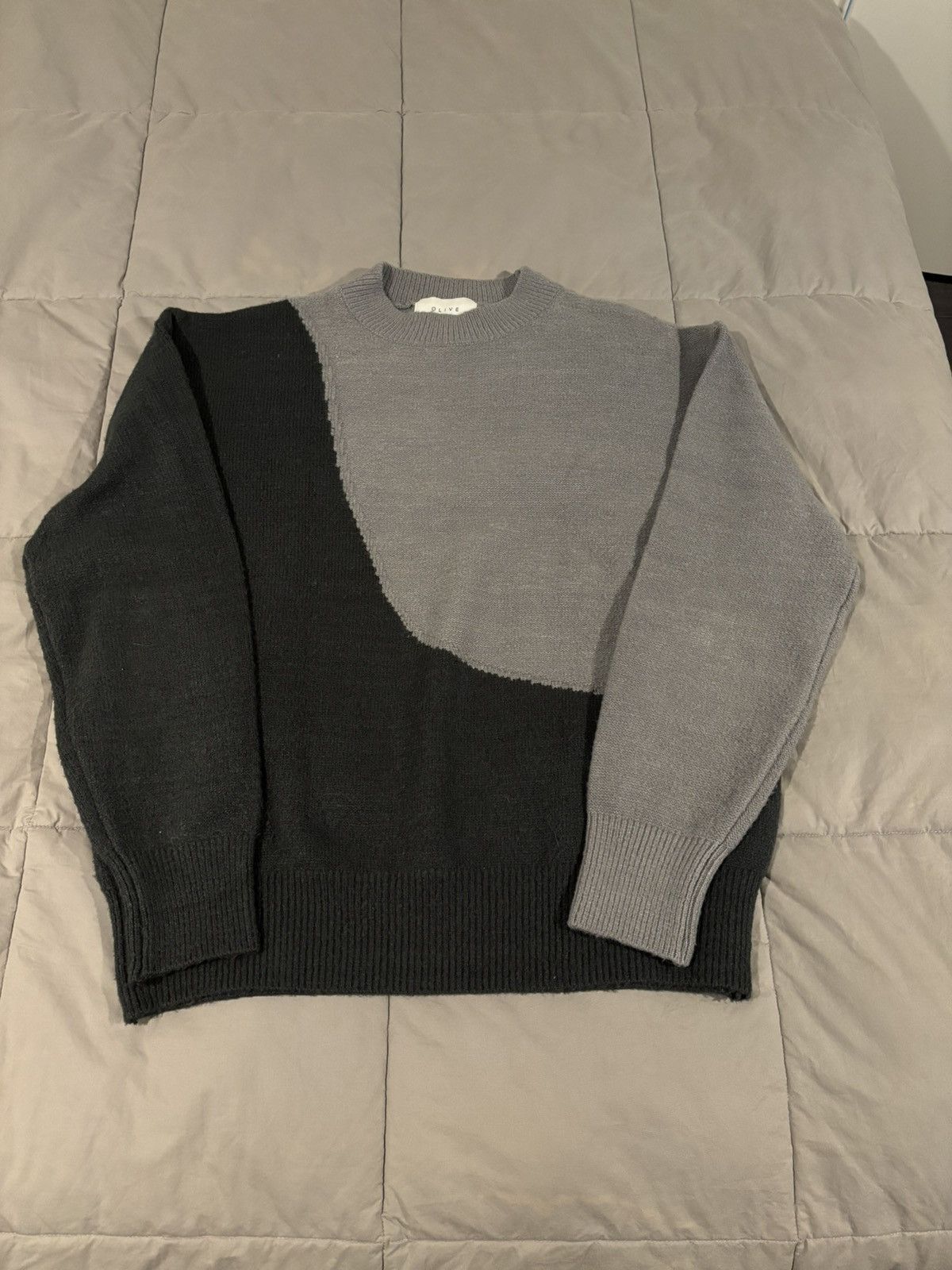 Olive Taiji Knit Size US M / EU 48-50 / 2 - 1 Thumbnail