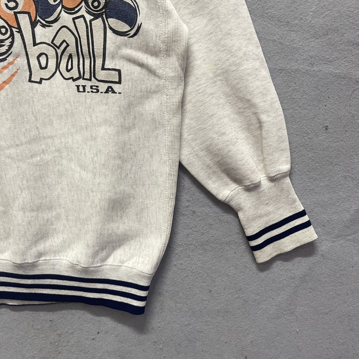 Vintage 90s Eight Ball U.S.A. Graphic Sweater (M) Size US M / EU 48-50 / 2 - 4 Thumbnail