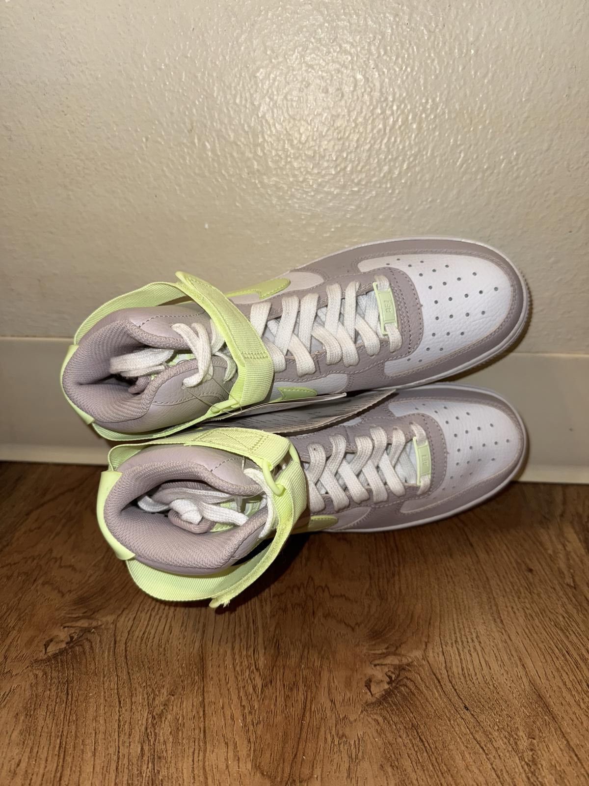 Nike Nike Air Force 1 High Platinum Tint Barely Volt Sample (Women’s) Size US 7 / IT 37 - 6 Thumbnail