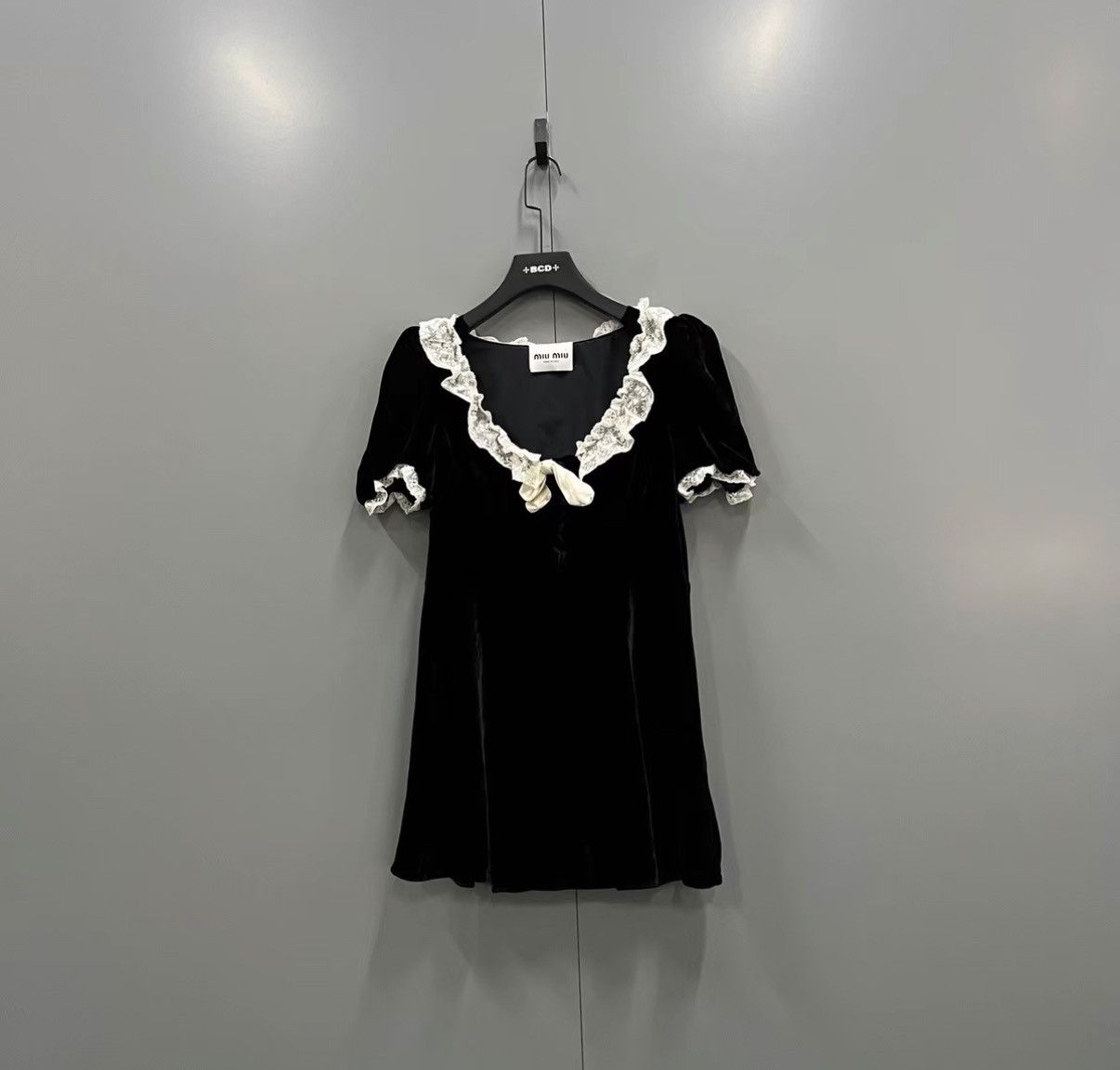 Miu Miu Miu Miu velvet mini A-line dress J41 Size S / US 4 / IT 40 - 1 Thumbnail