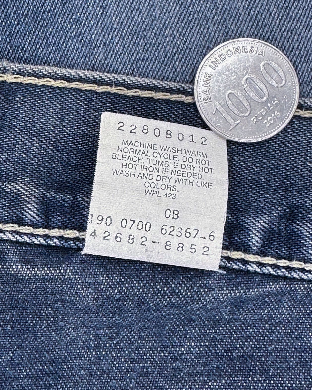 Levi's × Vintage *FREE SHIPPING* Y2K / 00s Levis L2 Made in Mexico (x) Size US 31 - 6 Thumbnail