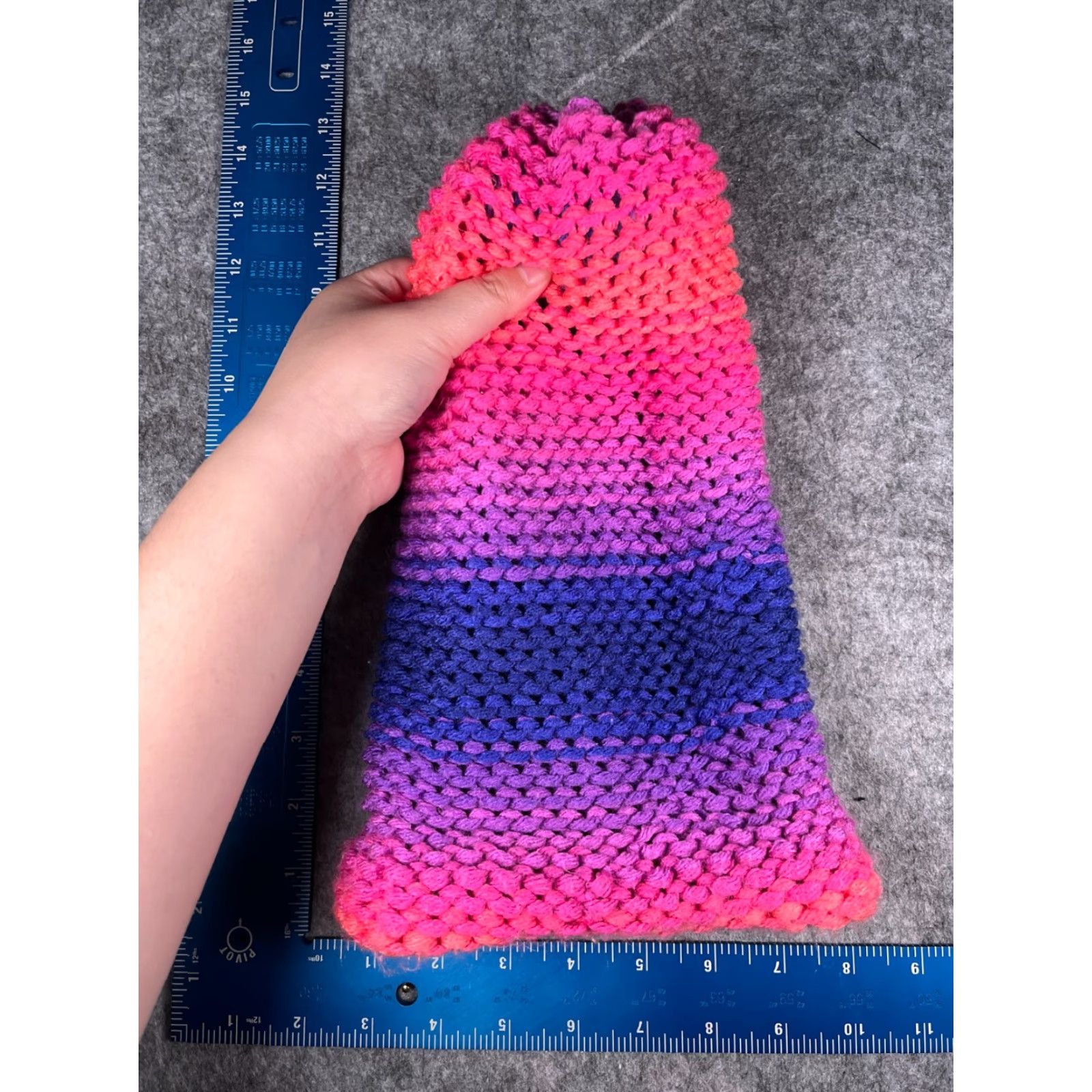 Vintage Ombre Beanie Toque Adult One Size Blue Pink Knit Acrylic Ski Pom Outdoor Beanie Unisex Adults Knit Size ONE SIZE - 7 Thumbnail