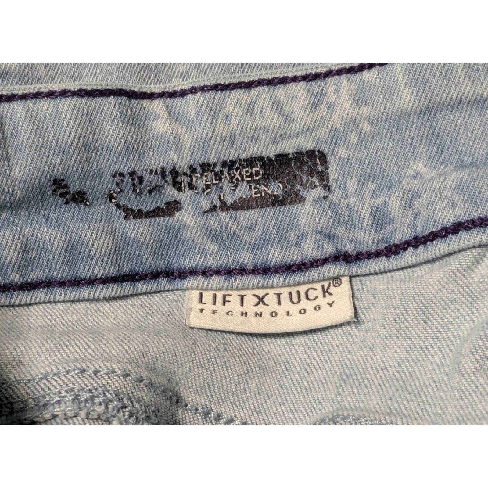 NYDJ NYDJ RELAXED LIFT X TUCK TECHNOLOGY Jeans Women 6 Blue Paisley Cuffed Ankle Denim 5-Pocket Style Size 28" / US 6 / IT 42 - 7 Thumbnail