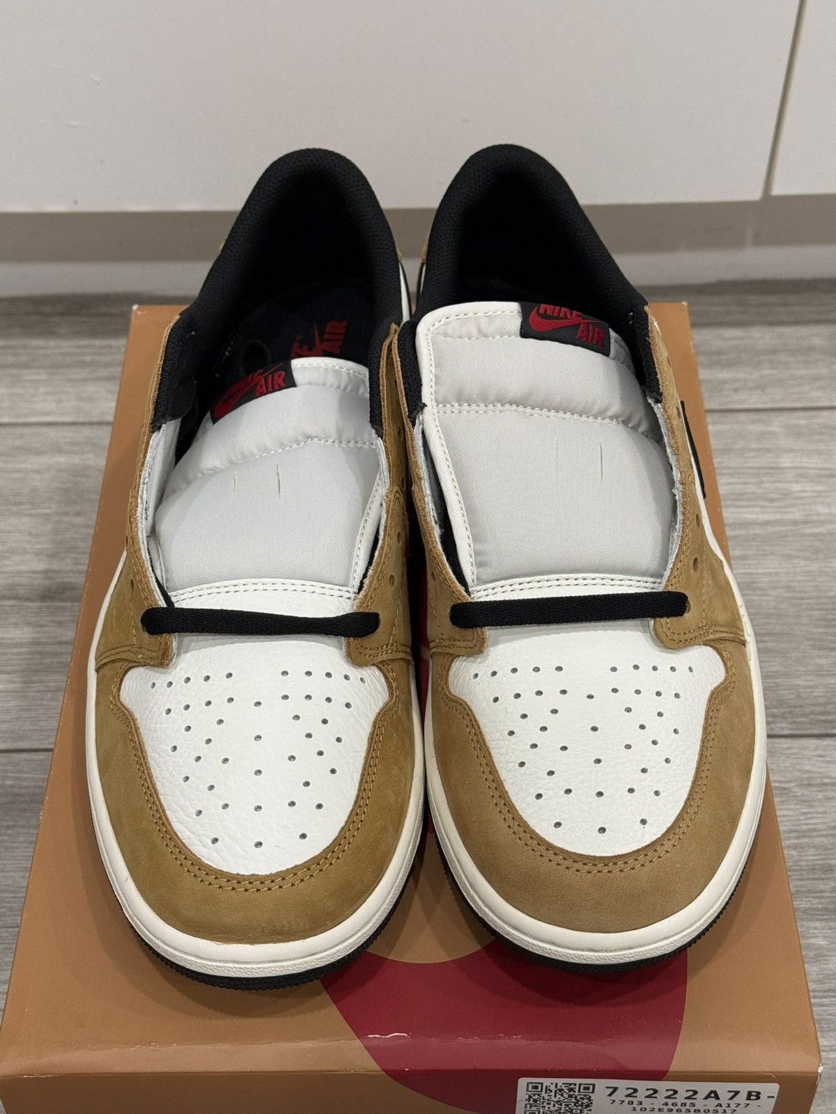 Jordan Brand Air Jordan 1 Retro Low OG Rookie of the Year Black Golden 12 Size US 12 / EU 45 - 5 Thumbnail