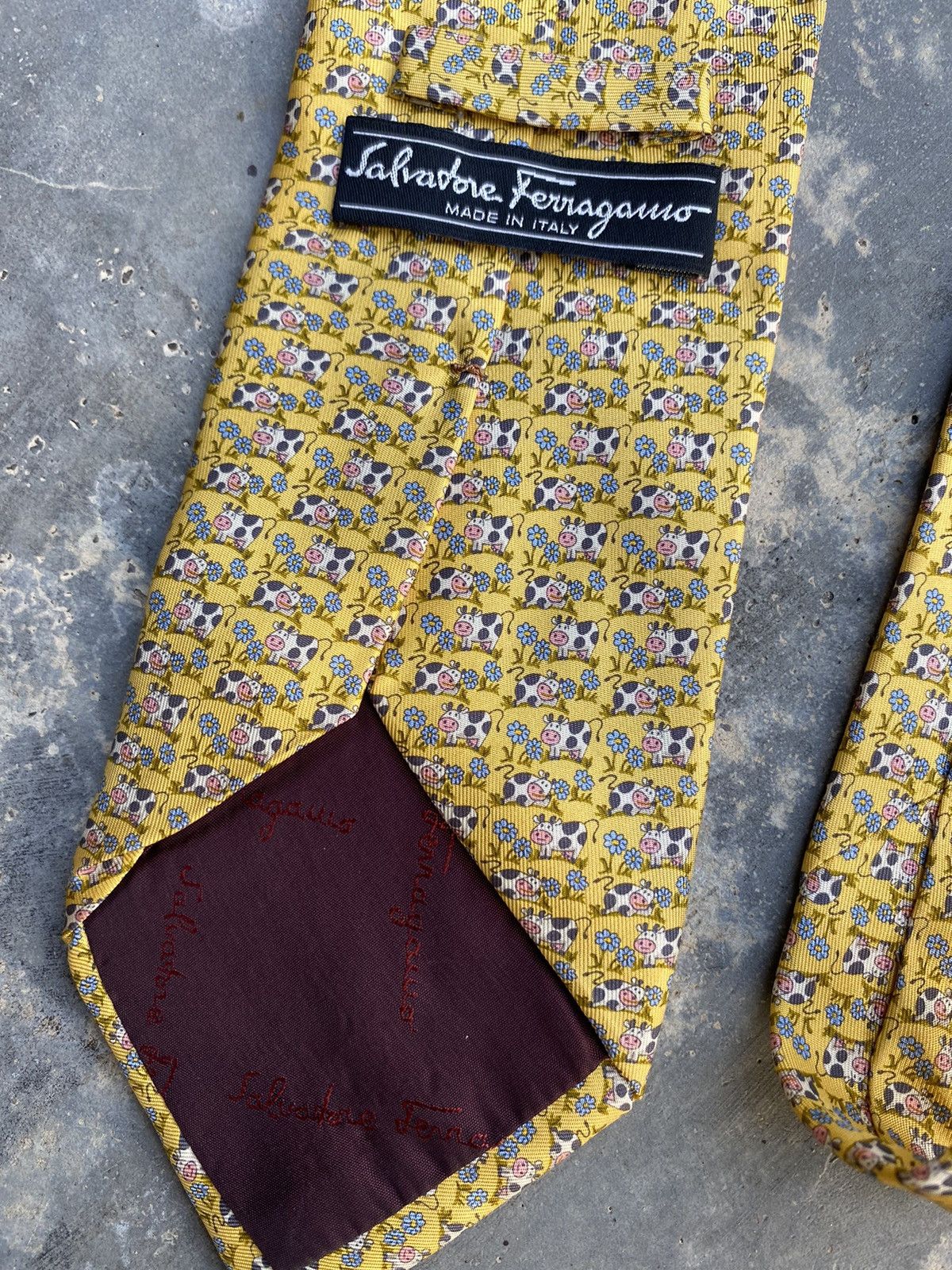 Designer × Other × Salvatore Ferragamo Super Rare! Salvatore Ferragamo Cow Tie Size ONE SIZE - 4 Thumbnail