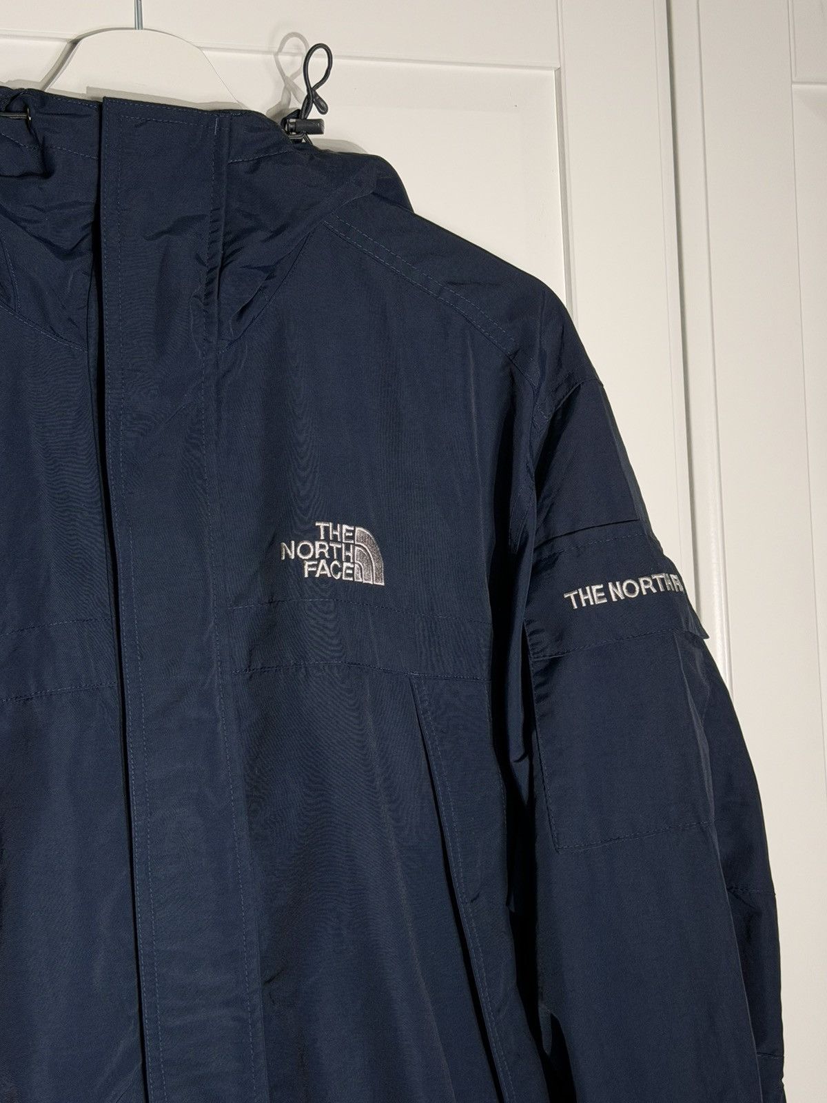 The North Face The North Face Blue Lightweight Jacket – Size M Size US M / EU 48-50 / 2 - 4 Thumbnail