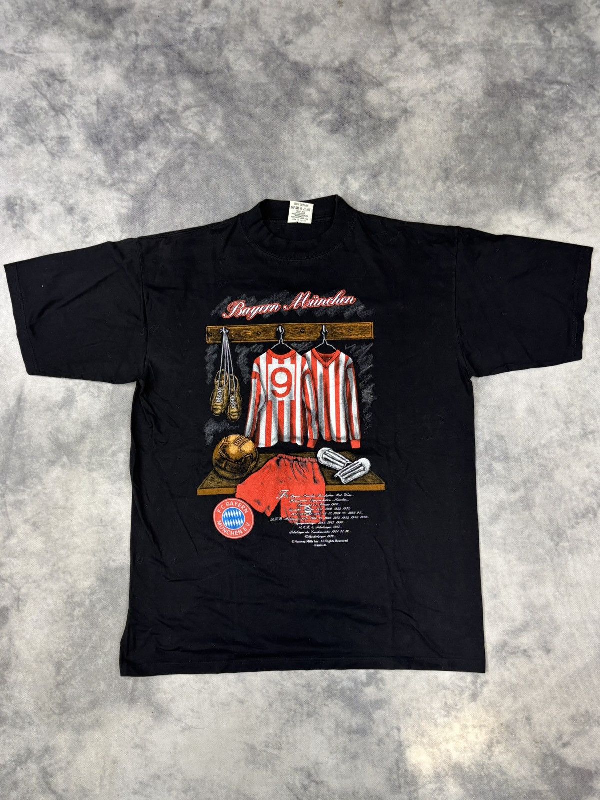 Nutmeg × Vintage Vintage FC Bayern Munchen T shirt graphic Jersey soccer 90s Size US L / EU 52-54 / 3 - 1 Thumbnail