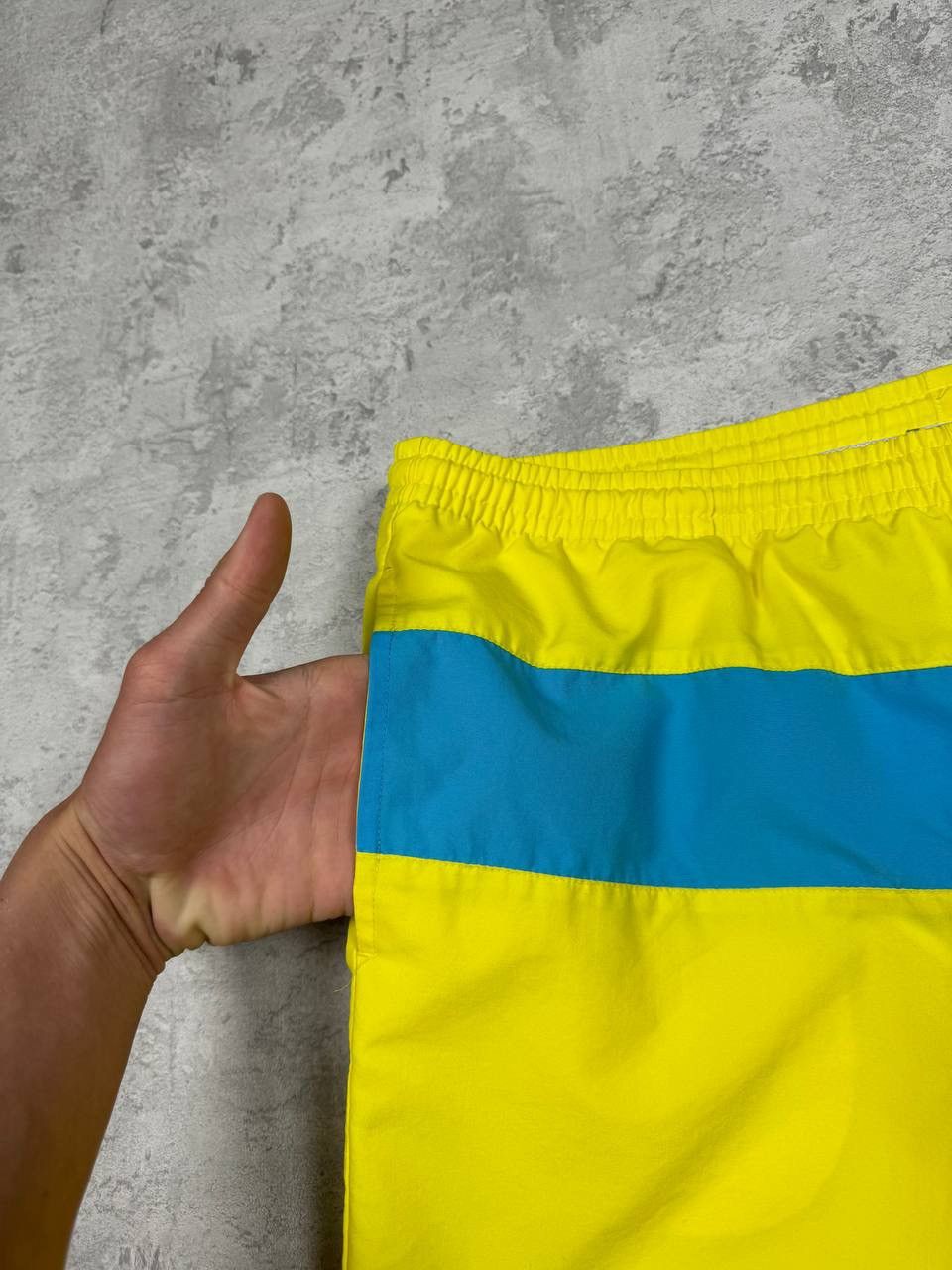 Nike Vintage Nike Blue/Yellow Shorts Size M Size US 33 - 4 Thumbnail