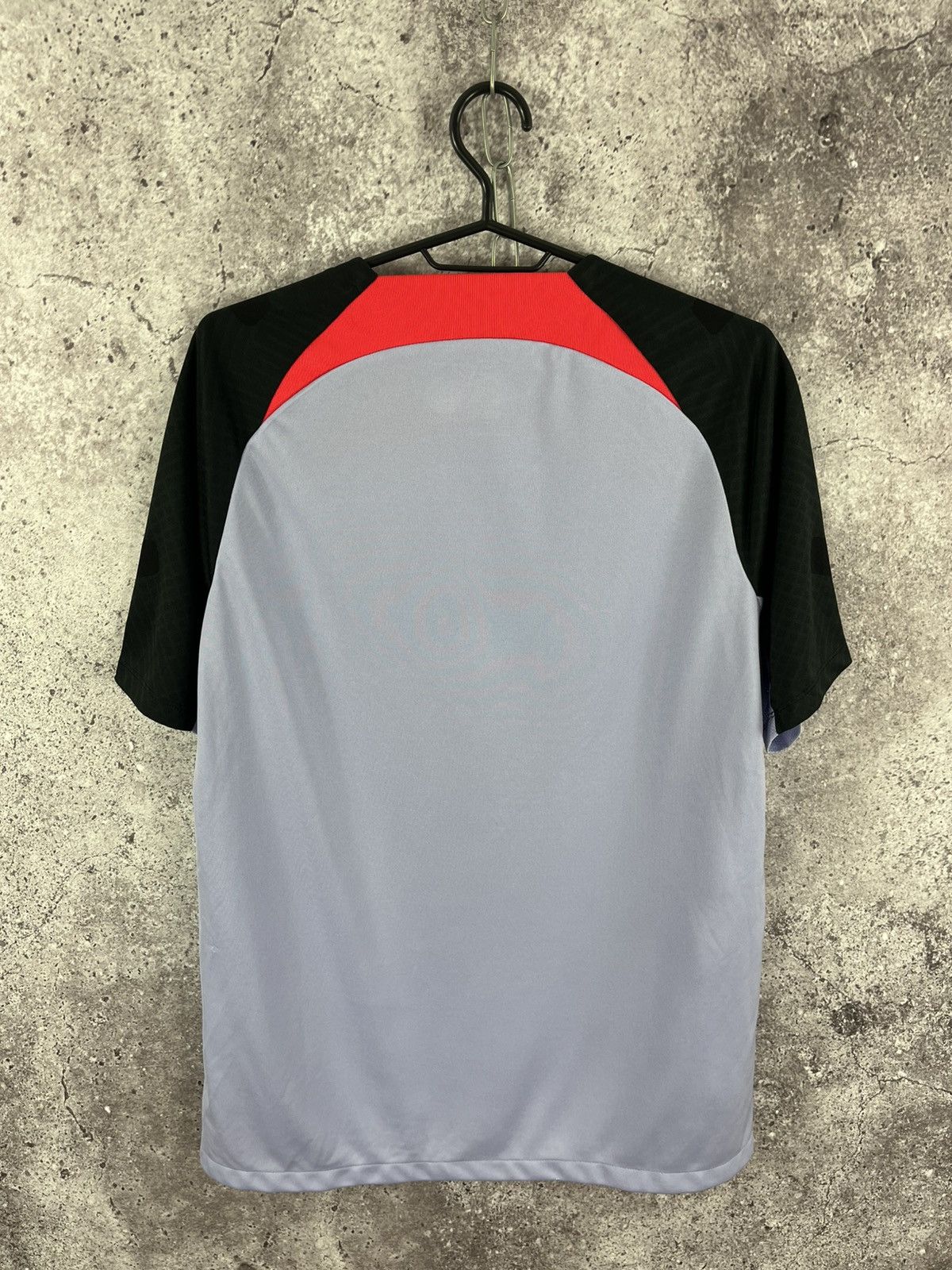 Nike Nike Liverpool 2022/23 Training Soccer Jersey Size L Size US L / EU 52-54 / 3 - 8 Thumbnail