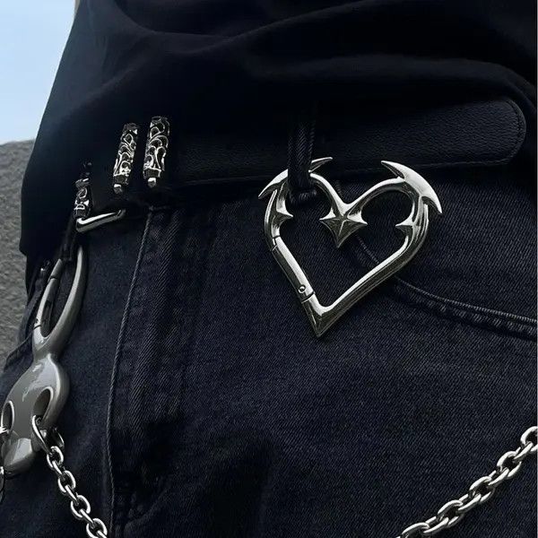 Jewelry Silver Heart-Shaped Punk Carabiner Keychain Size ONE SIZE - 1 Thumbnail