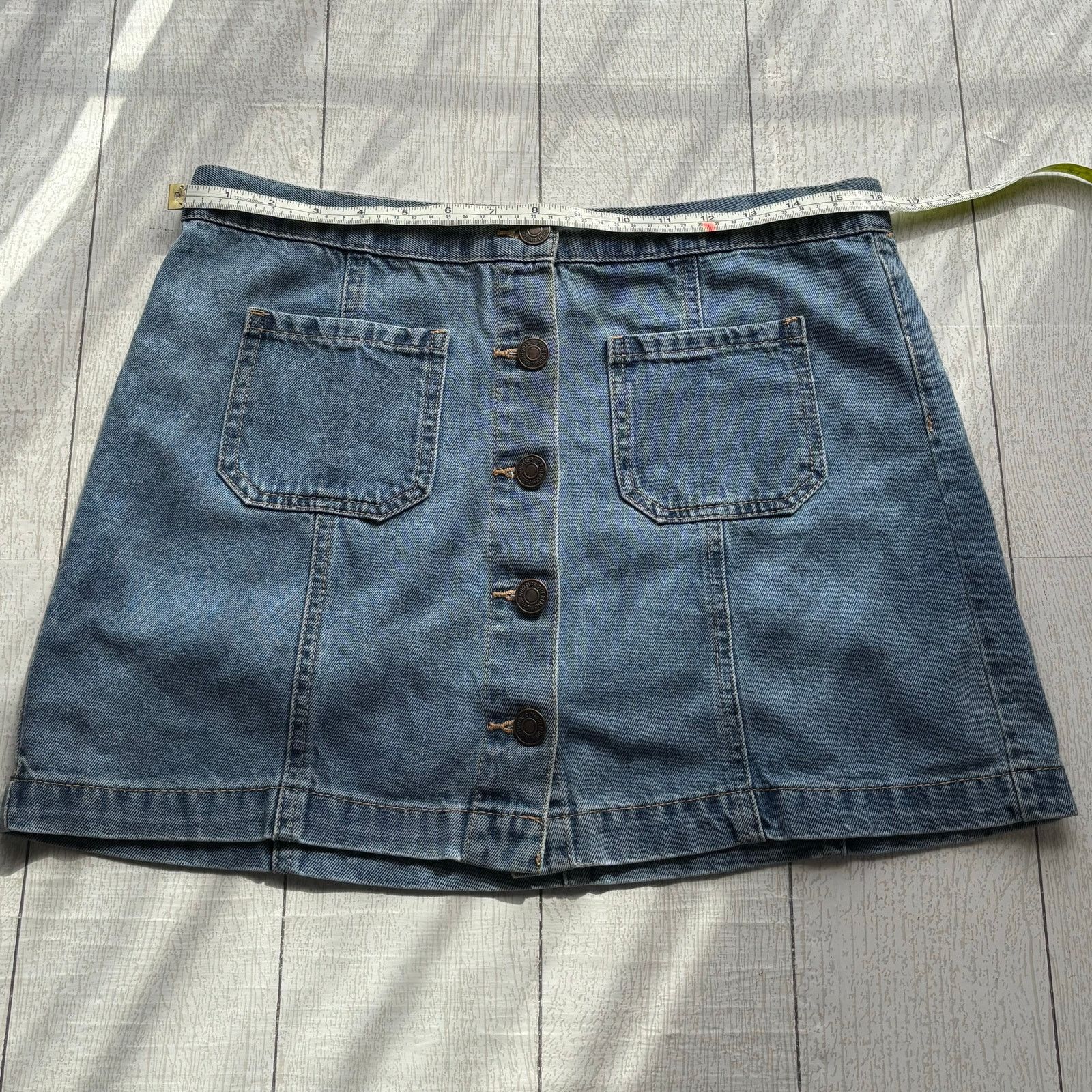 Forever 21 Forever 21 Blue Denim Button Front Mini Skirt Size 29 Size 32" / US 10 / IT 46 - 4 Thumbnail