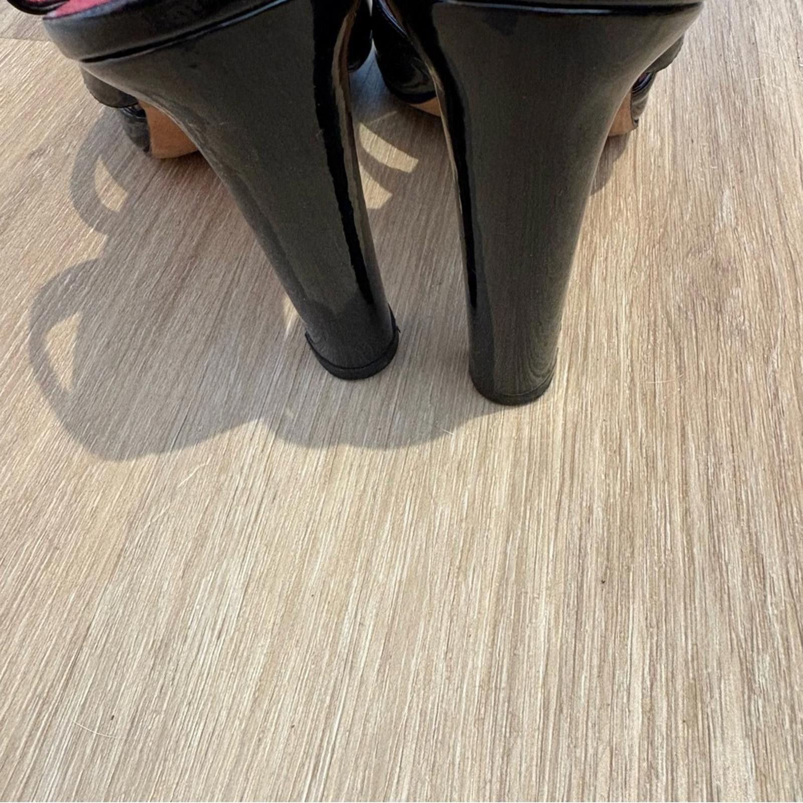 Manolo Blahnik Manolo Blahnik Black Patent Leather Slingback Heels Size US 7.5 / IT 37.5 - 4 Thumbnail