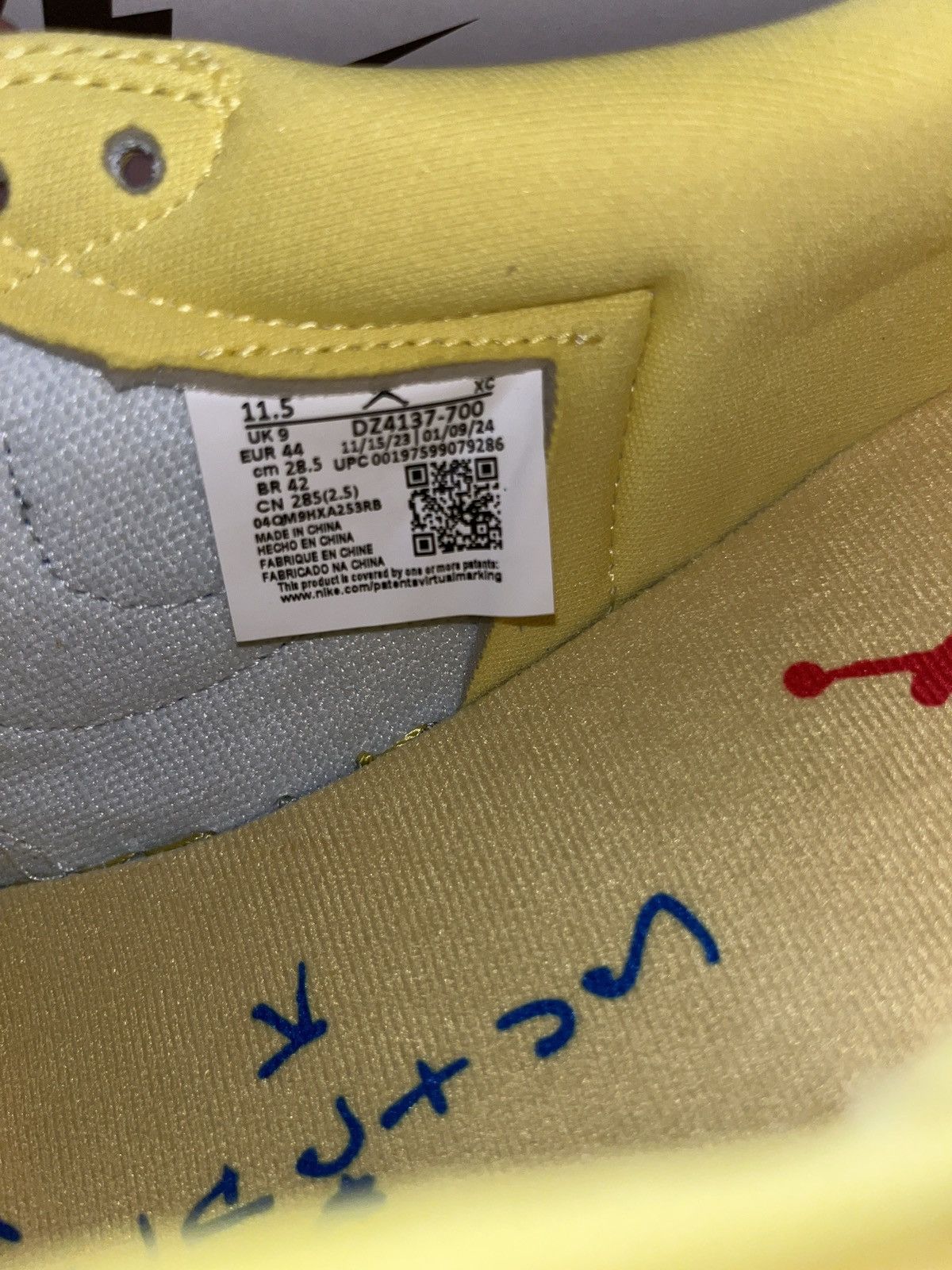 Jordan Brand × Travis Scott Jordan 1 Low Travis Scott Canary Size 10 Size US 10 / EU 43 - 3 Thumbnail