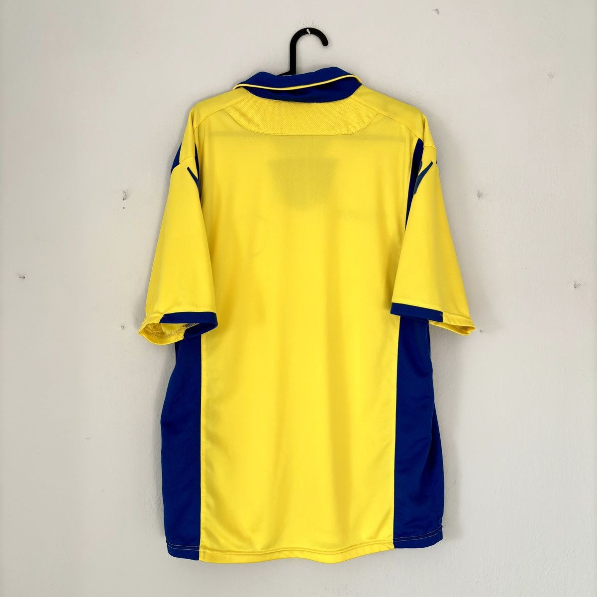 Macron × Vintage 2009 2010 Leeds United Vintage Macron Away Kit Soccer Jersey Size US L / EU 52-54 / 3 - 7 Thumbnail