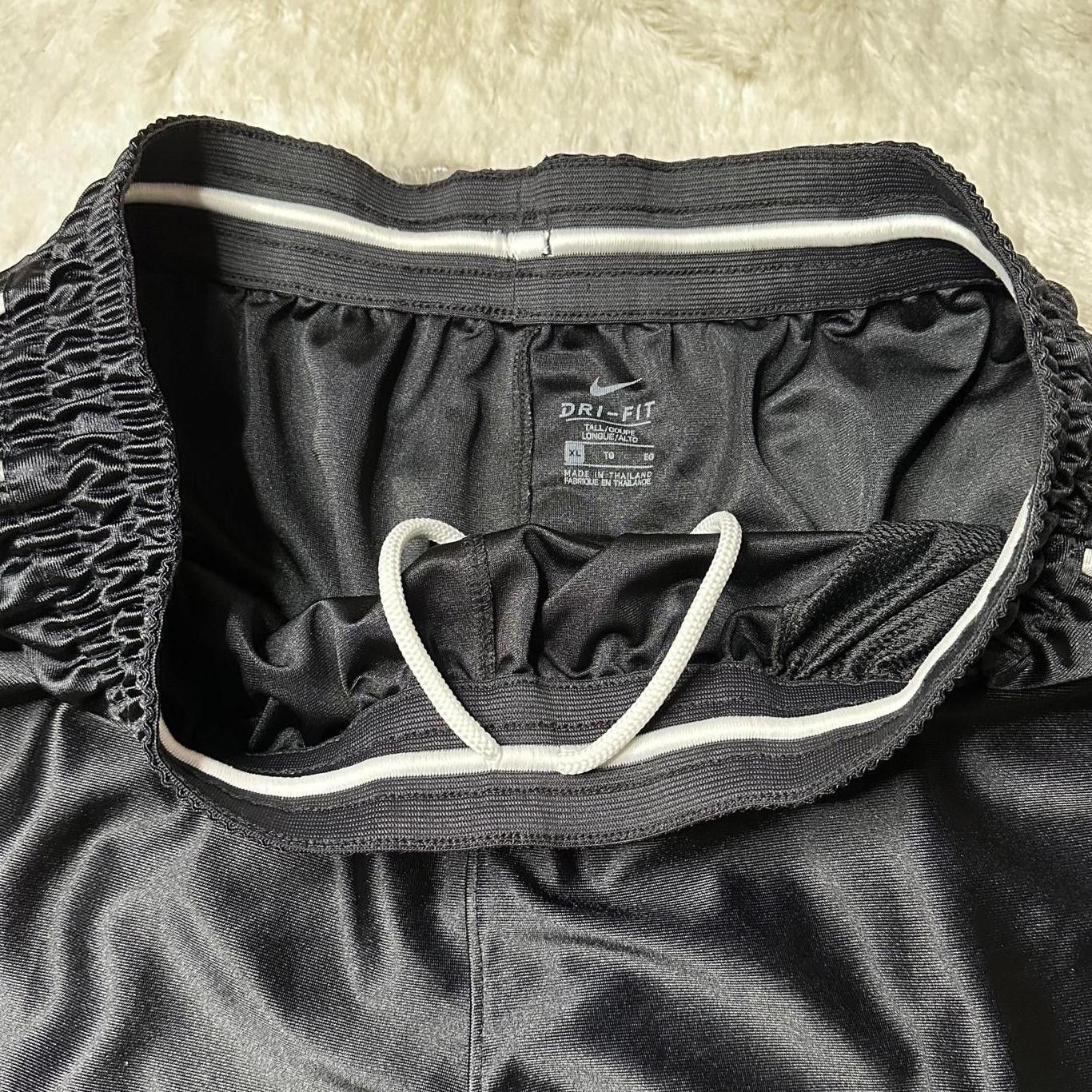 Nike Nike Dri Fit Fly Basketball Shorts 7.5” Black Women’s XLT Size 40" / US 18 - 5 Thumbnail