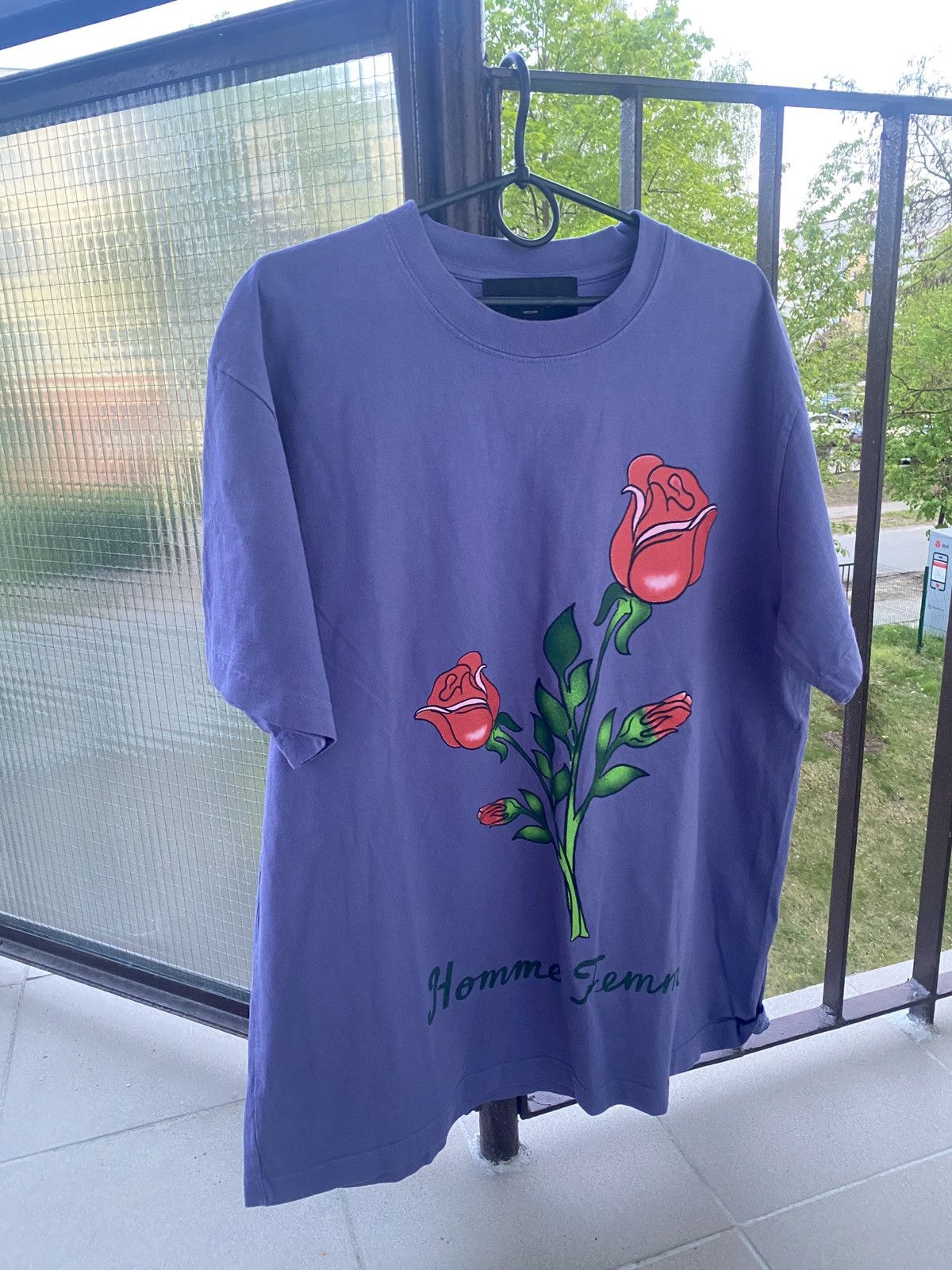 Homme + Femme La Homme + femme roses are red - hundreds are blue tee Size US L / EU 52-54 / 3 - 1 Thumbnail