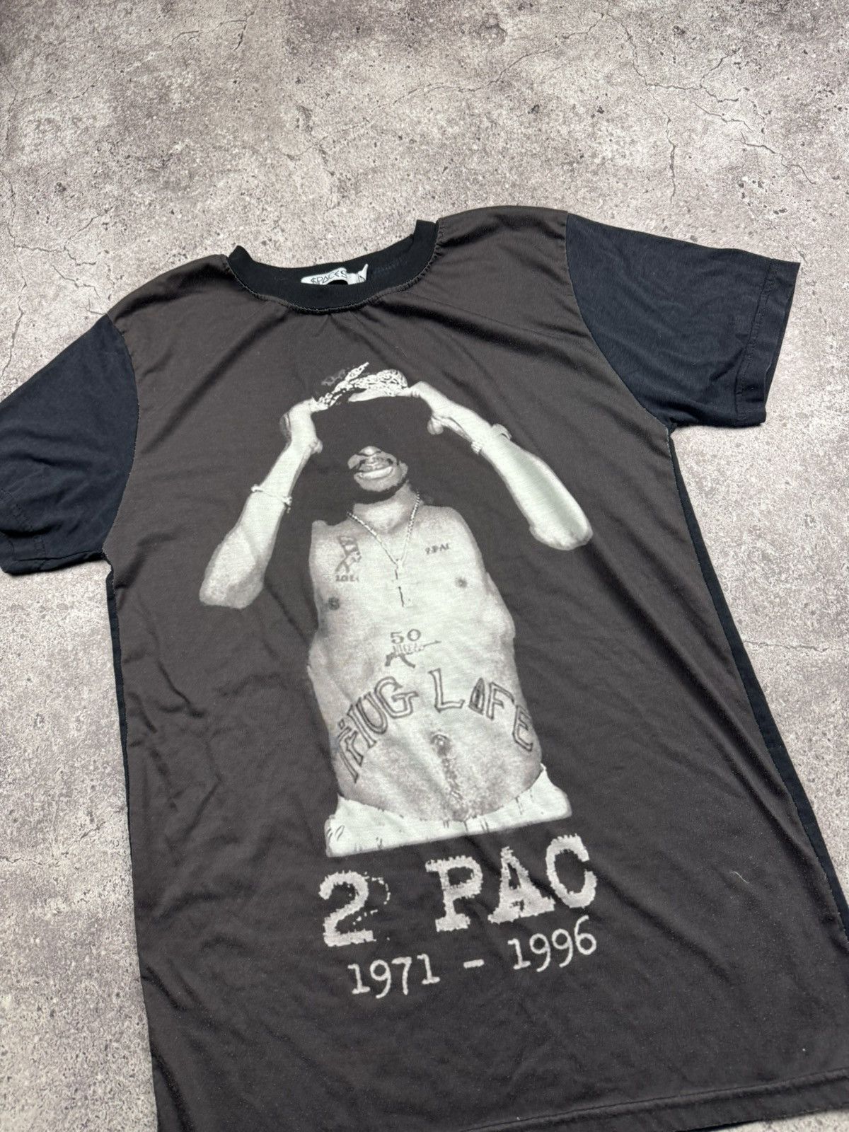 Band Tees Vintage 2 Pac t shirt 90s Style Tupac Shakur Thug Life Size US S / EU 44-46 / 1 - 2 Thumbnail