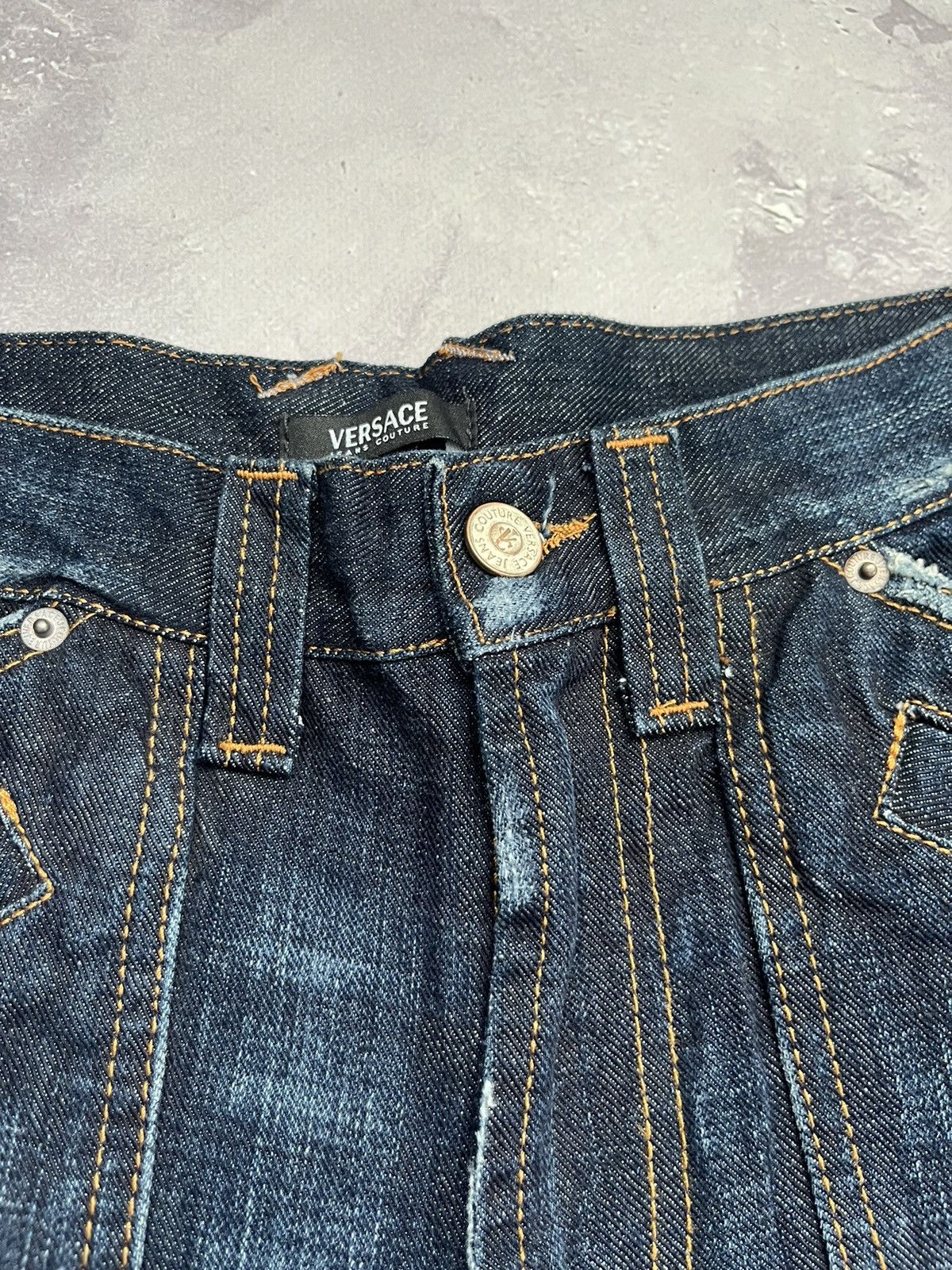 Versace Jeans Couture VINTAGE VERSACE JEANS COUTURE BAGGY PANTALONE VEST. DENIM Size US 30 / EU 46 - 9 Thumbnail