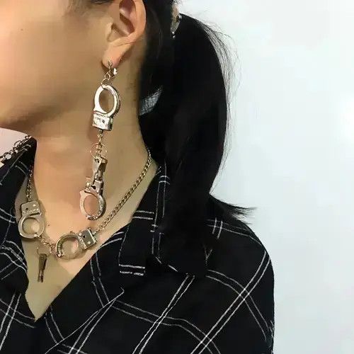 Vintage Creative Handcuffs Unusual Punk Earrings Size ONE SIZE - 2 Thumbnail