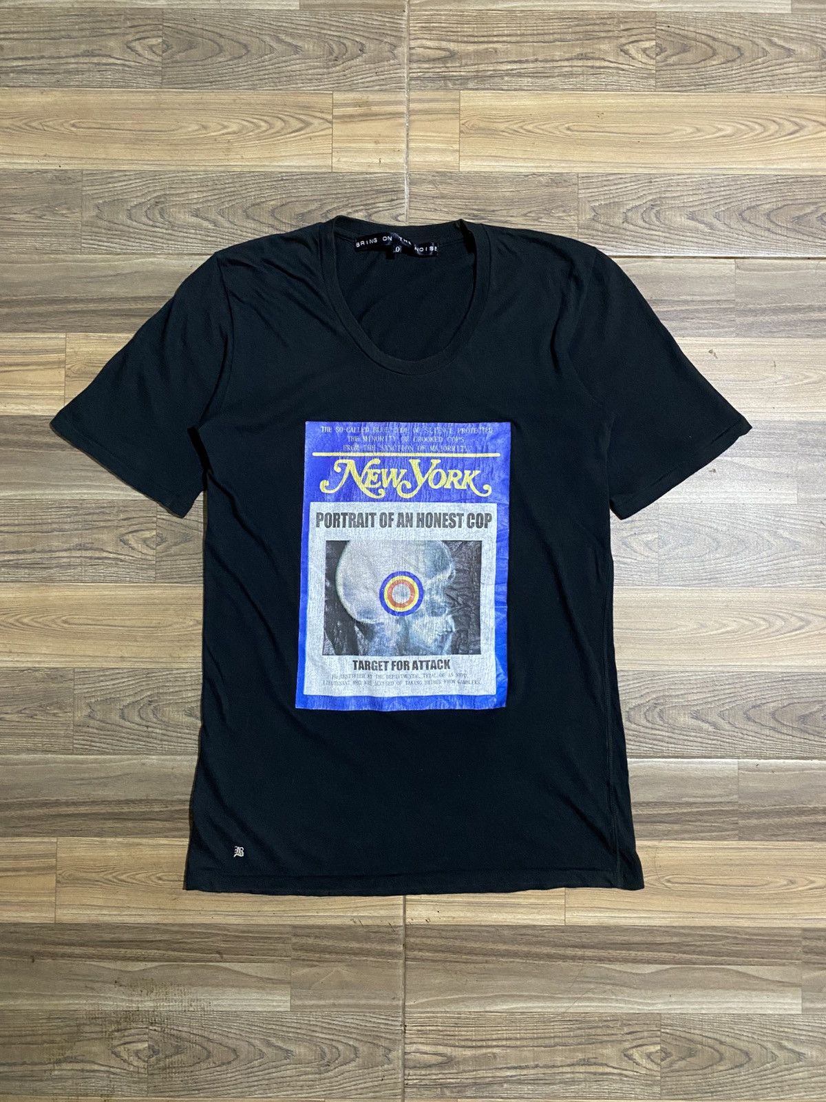 Japanese Brand BRING ON THE NOISE PORTRAIT OF AN HONEST COP SHORT TEE Size US S / EU 44-46 / 1 - 1 Thumbnail