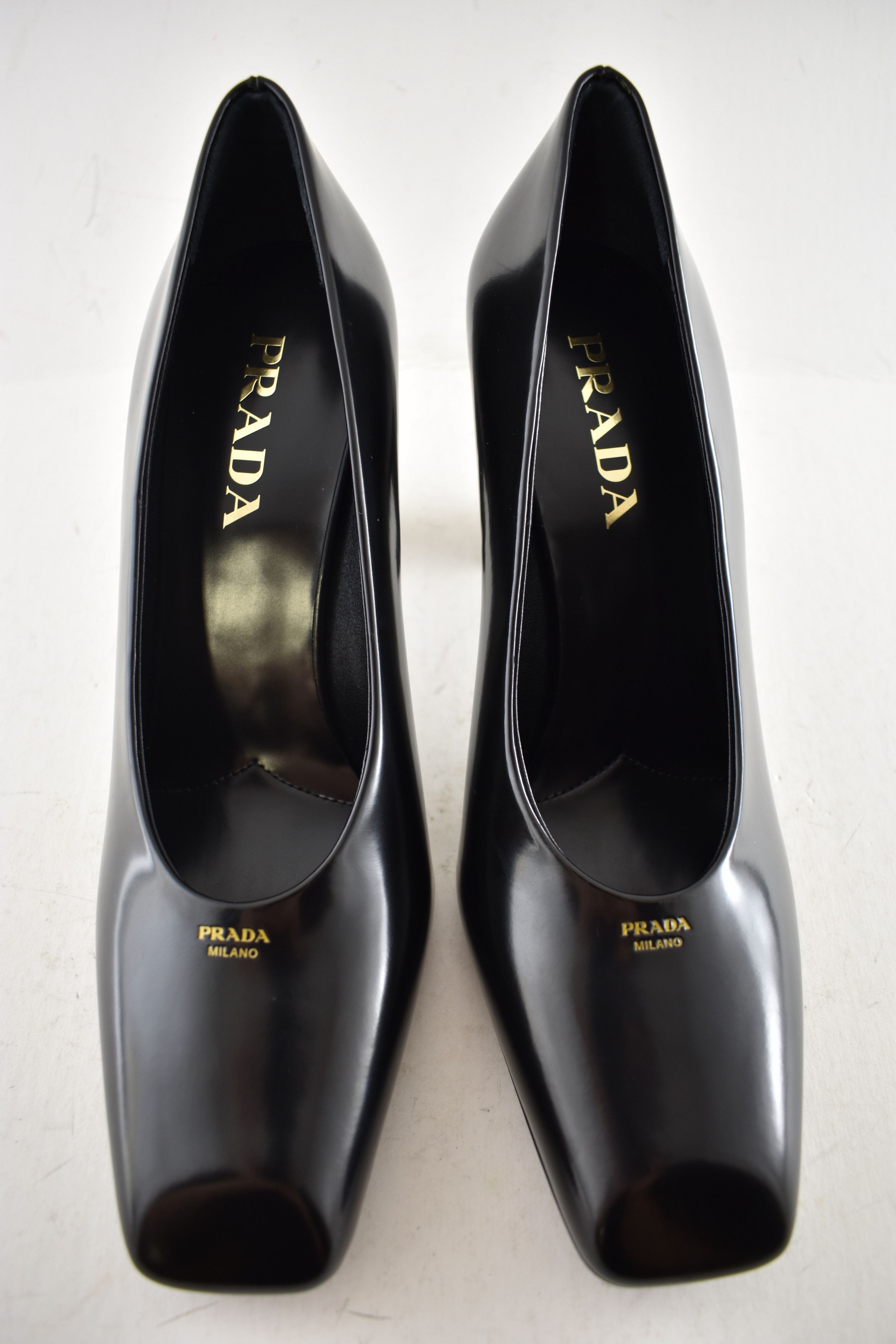Prada Prada 85mm Brushed Logo Show Classic Block Heel Pump 38.5 Size US 8.5 / IT 38.5 - 10 Thumbnail