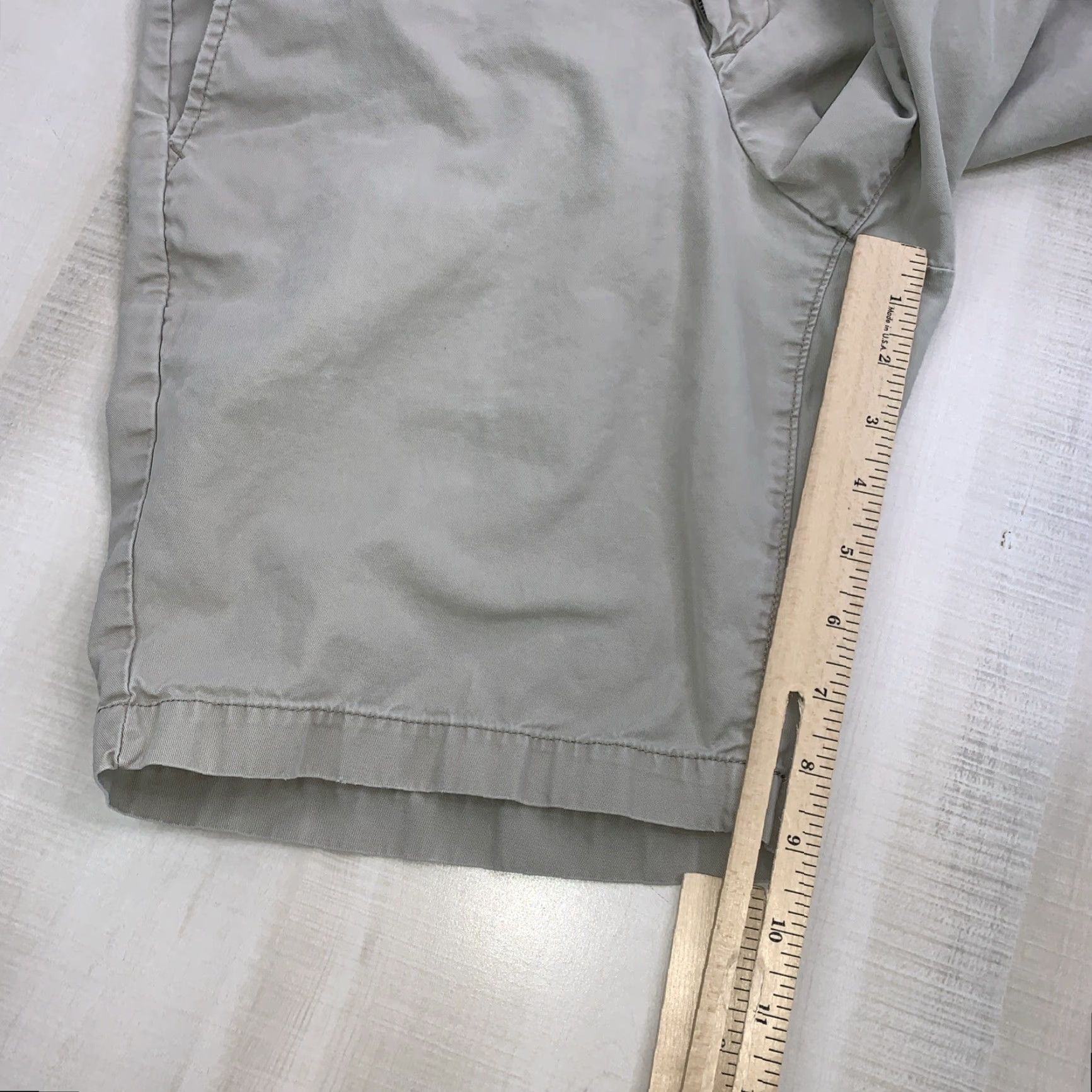 Gap Gap Classic Khaki Shorts 100% Cotton Above The Knee Mens 31 Shorts-13031 Size US 31 - 3 Thumbnail