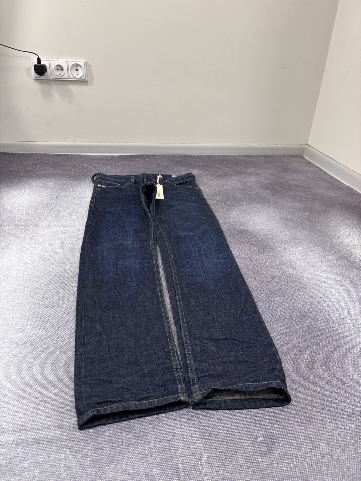 Diesel Diesel Belther NWT Men’s Denim Jeans Regular Slim Tapered Size US 28 / EU 44 - 3 Thumbnail