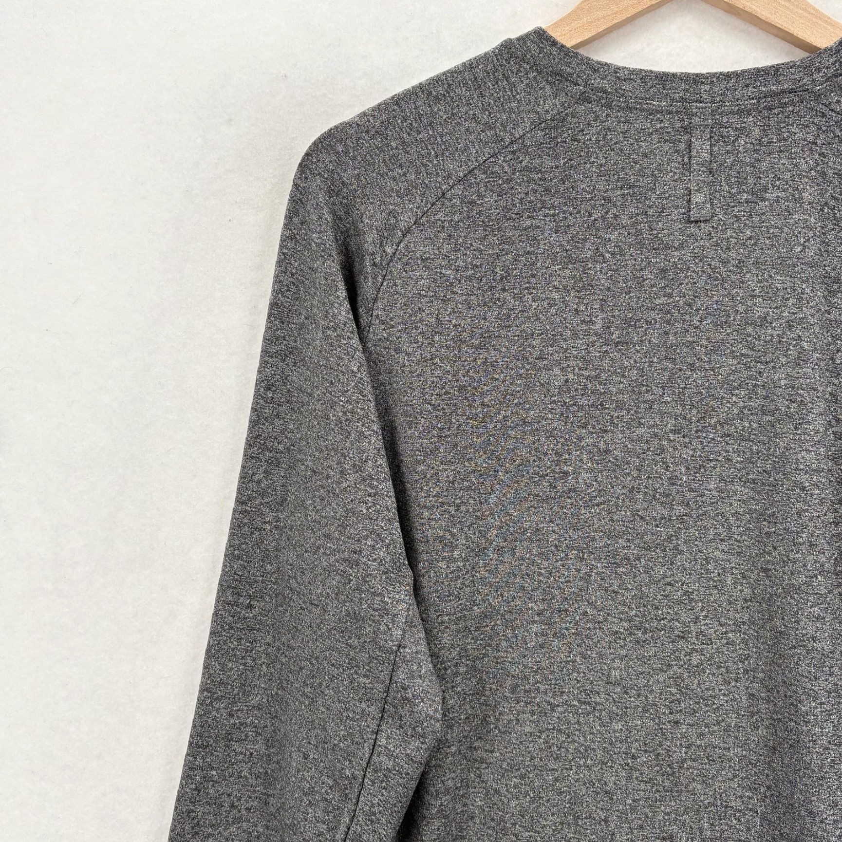 Lululemon Lululemon Shirt Mens M Gray Long Sleeve Performance Athletic Running Gym Raglan Crew Neck Lightweight Moisture Wicking Quick Dry Size US M / EU 48-50 / 2 - 7 Thumbnail