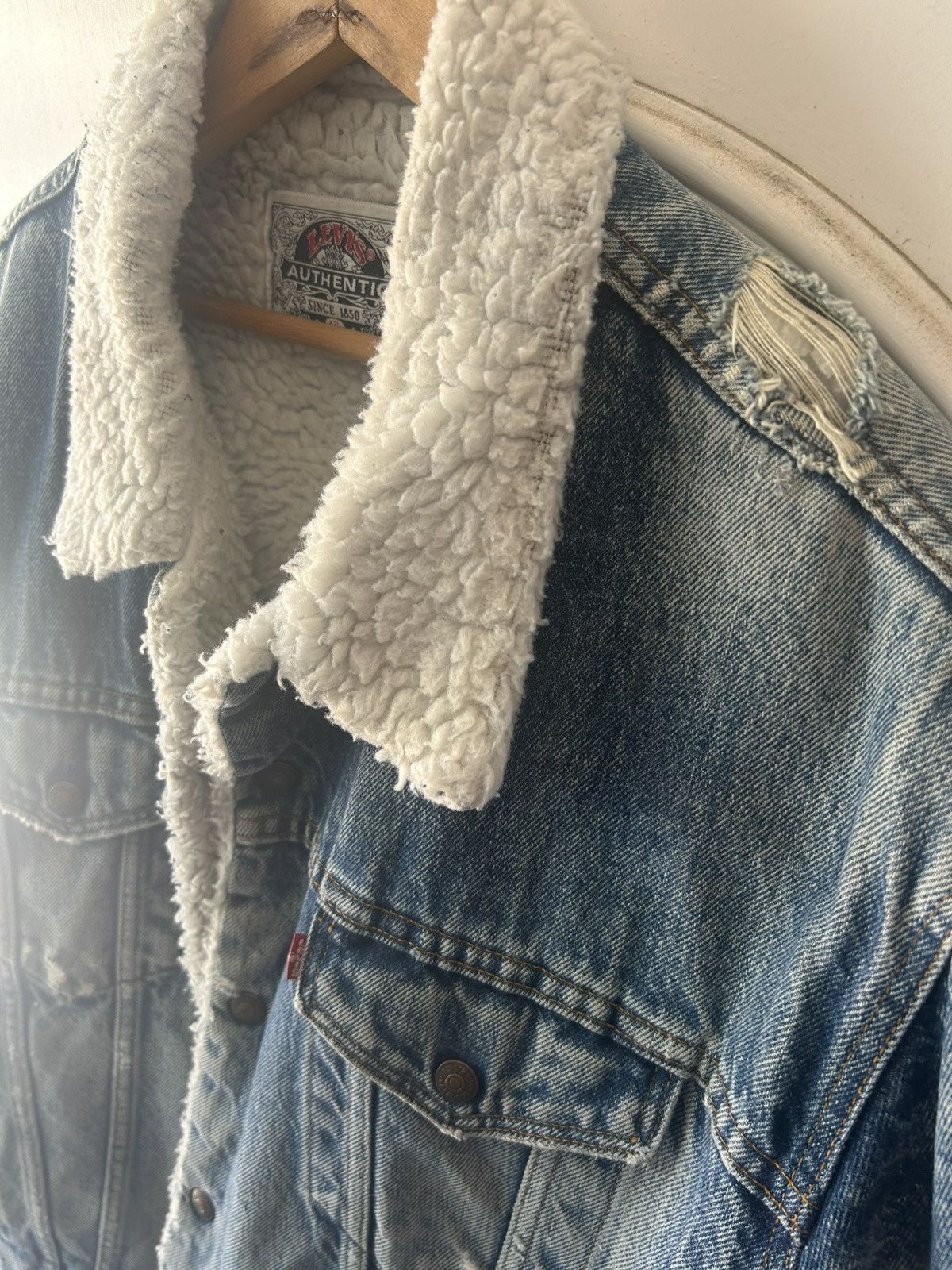 Levi's Vintage Levi’s sherpa lined denim jacket Size US L / EU 52-54 / 3 - 6 Thumbnail