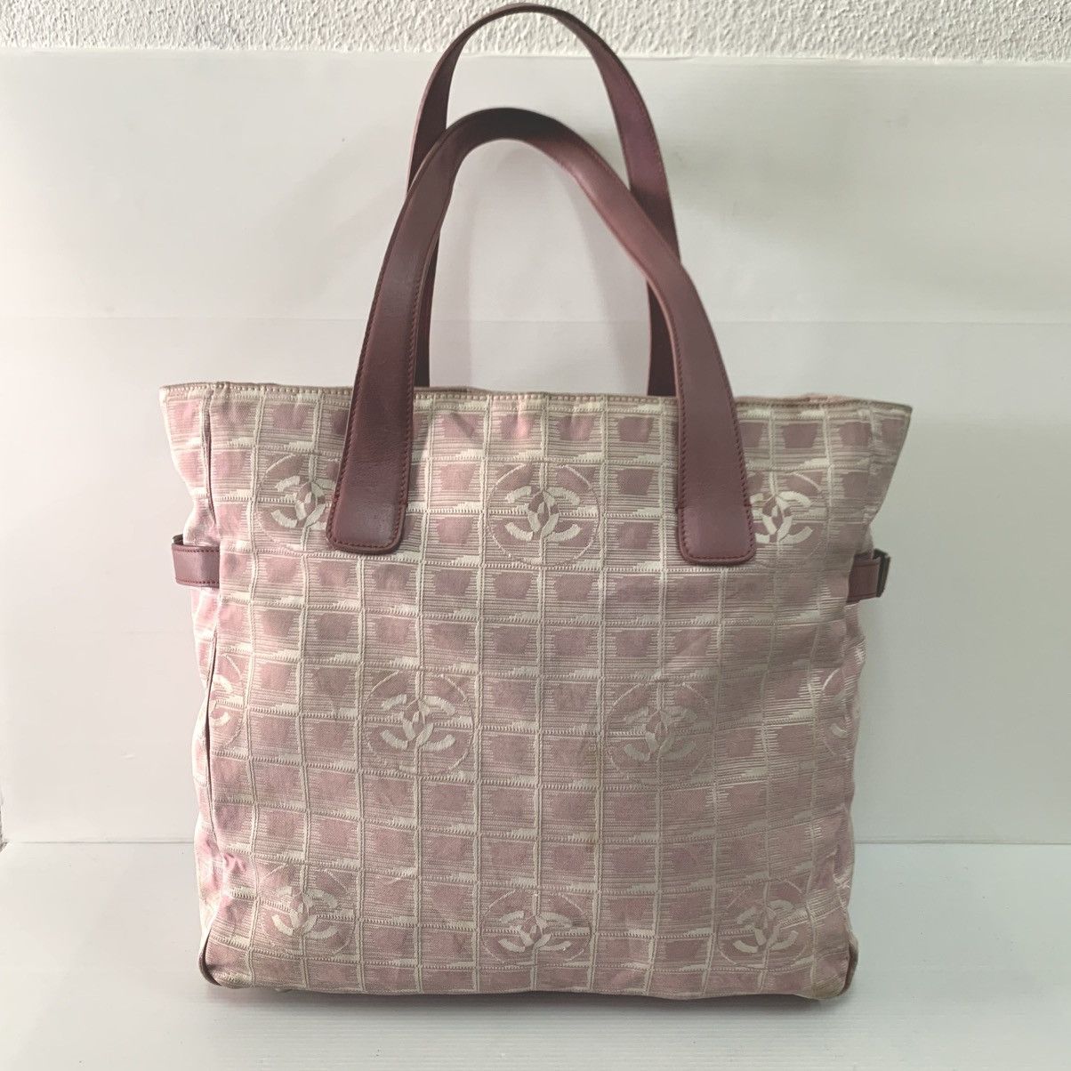 Chanel Chanel Traveline Pink Large Tote Bag Size ONE SIZE - 1 Thumbnail