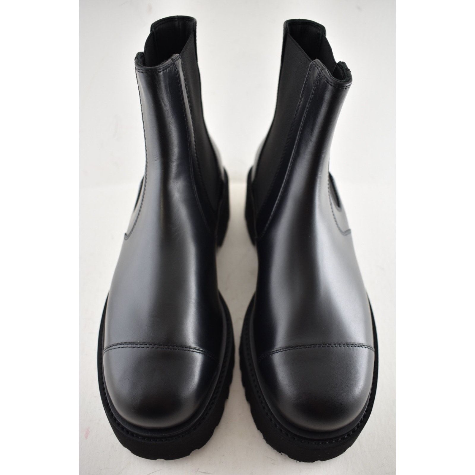Chanel Chanel 24B Calfskin CC Logo Pull On Chelsea Platform Boot 42 Size US 11 / IT 41 - 10 Thumbnail