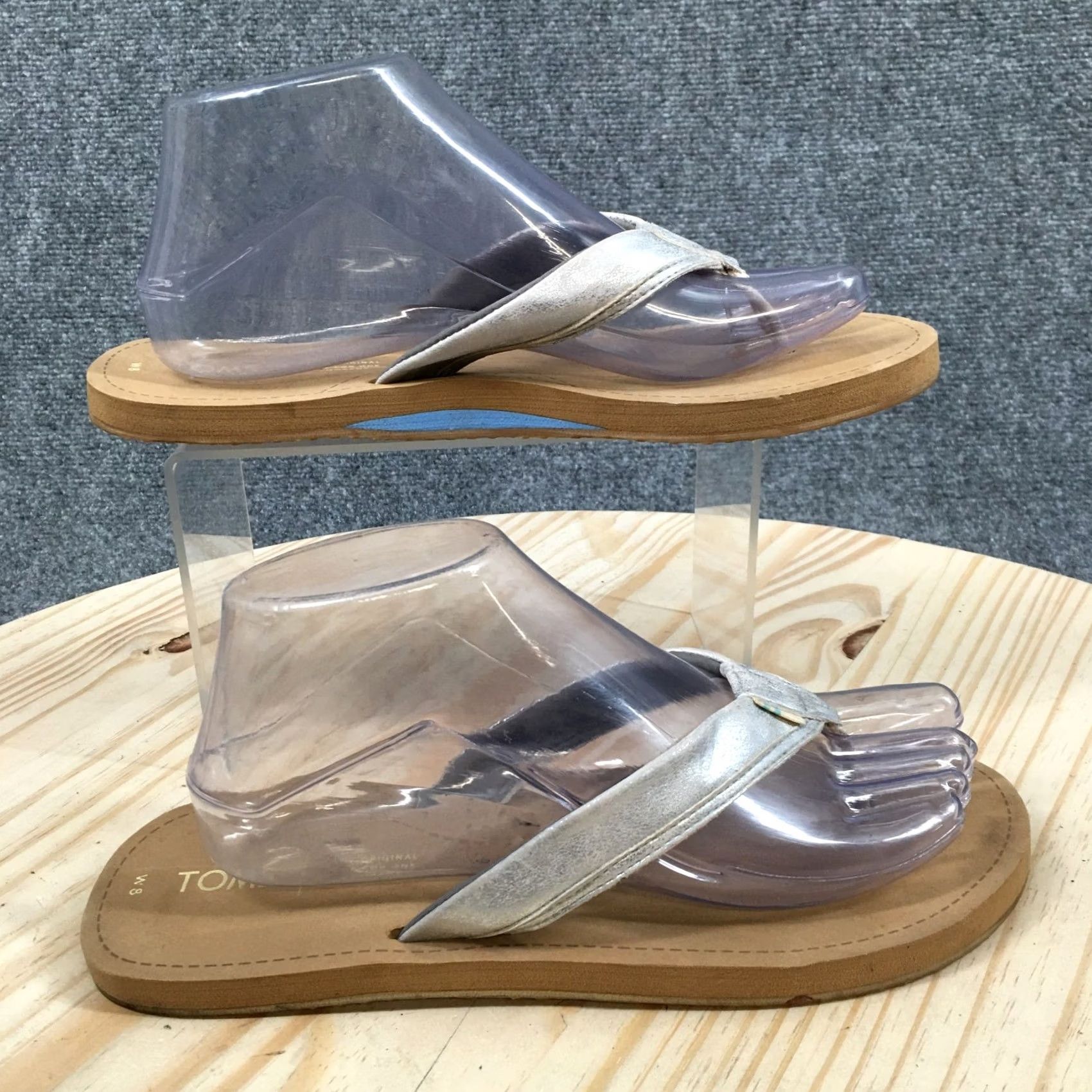 Toms TOMS Sandals Womens 8 Flip Flop Silver Toe-Post Comfort Casual Flat Shoes Size M / US 6-8 / IT 42-44 - 2 Thumbnail