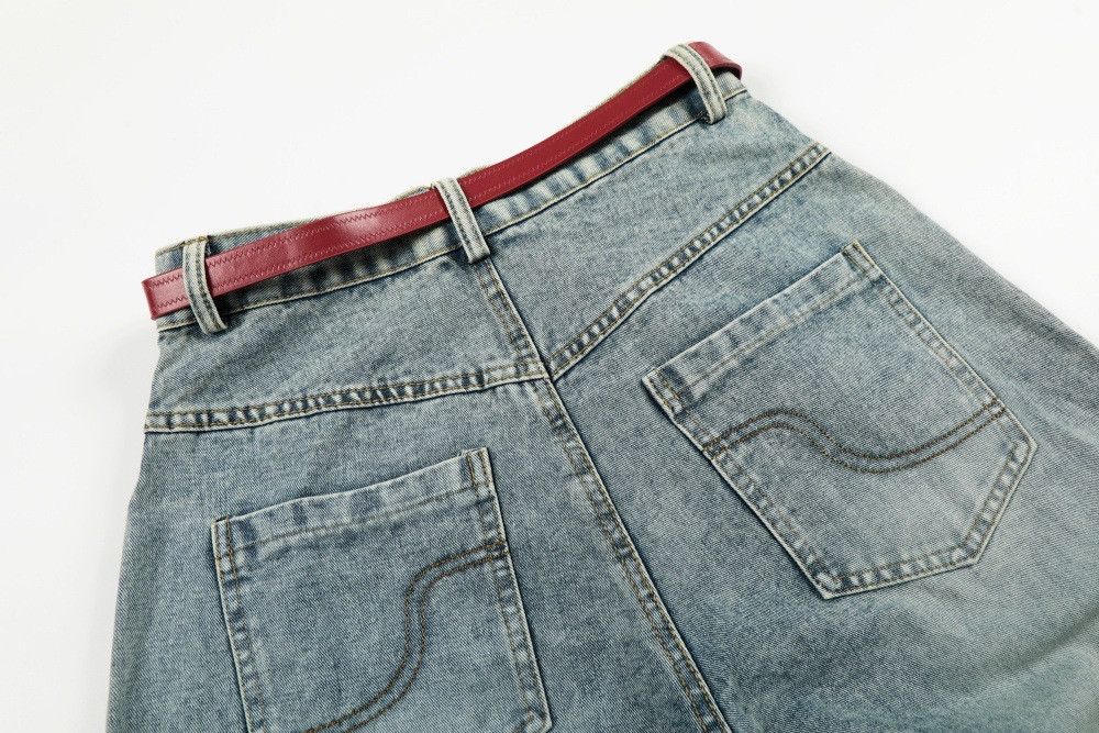 Vintage Men's vintage-style loose-fitting curved-leg jeans Size US 32 / EU 48 - 5 Thumbnail