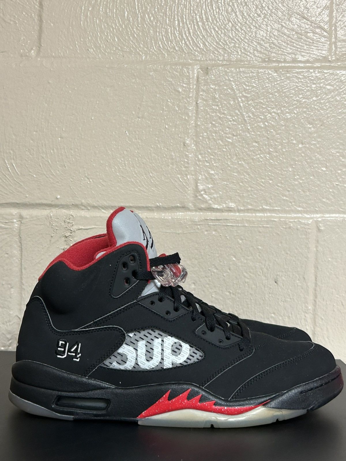 Jordan Brand × Supreme Supreme Air Jordan 5 Size US 11 / EU 44 - 2 Thumbnail
