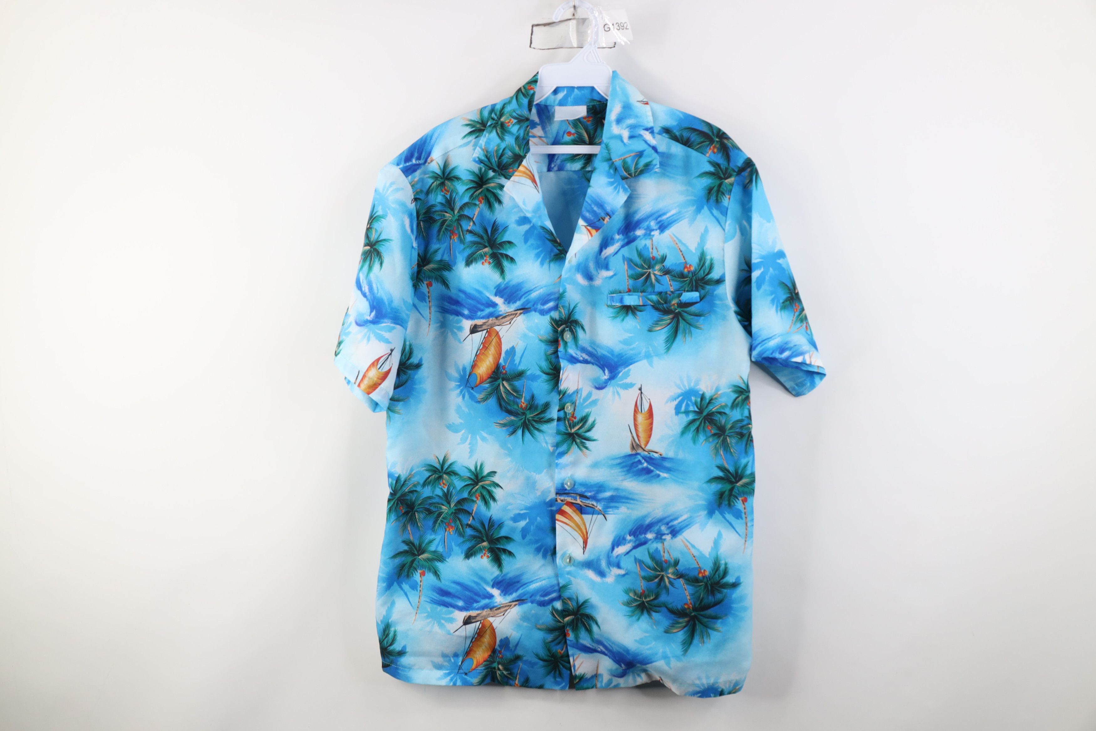 Vintage Vintage 70s Streetwear Camp Collar Hawaiian Button Shirt USA Size US M / EU 48-50 / 2 - 1 Thumbnail