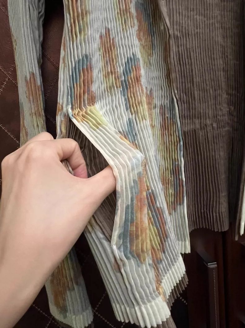 Issey Miyake Issey Miyake A medieval pleated cardigan Size M / US 6-8 / IT 42-44 - 4 Thumbnail