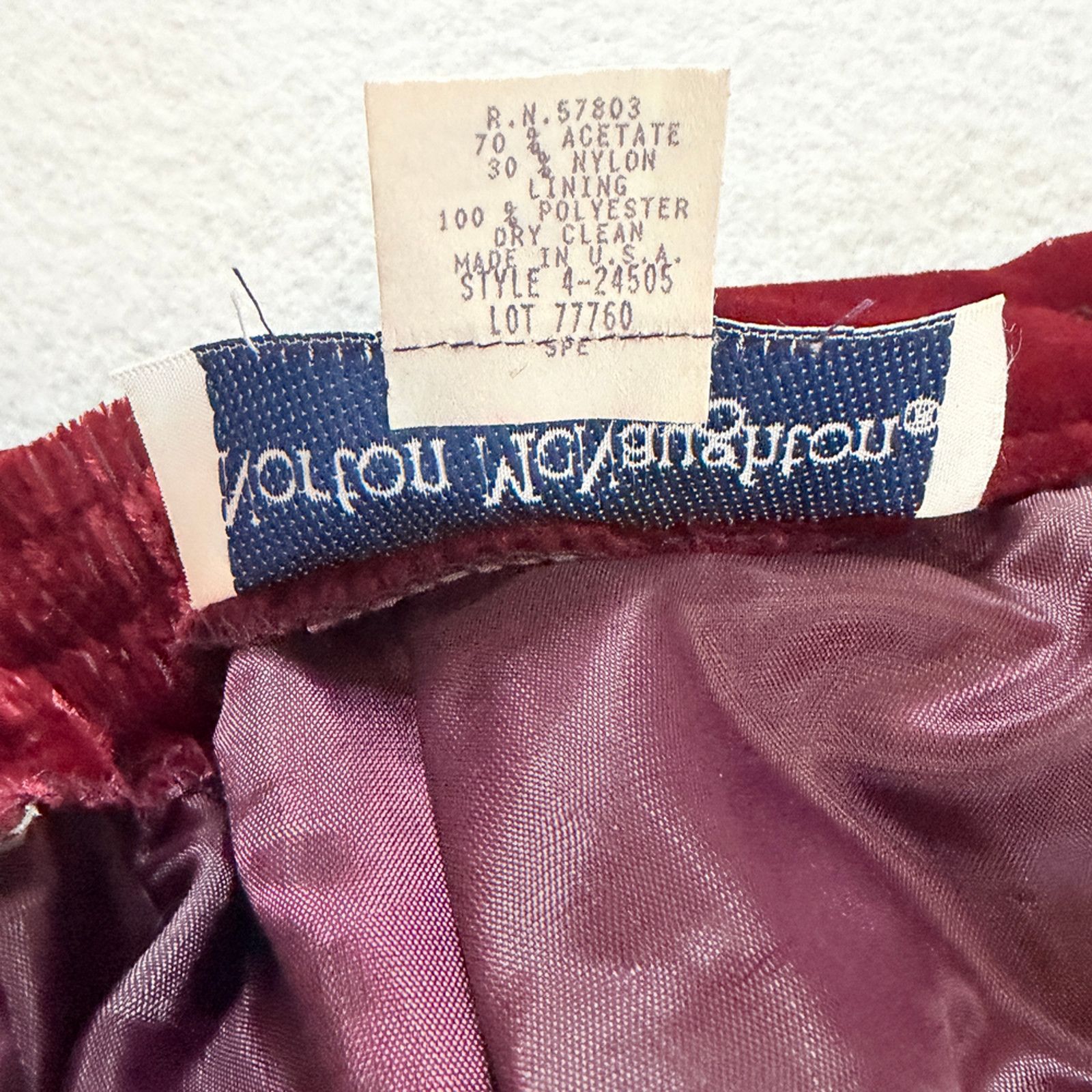 Other 90s Vintage velvet burgundy wine red pencil skirt Size 27" / US 4 / IT 40 - 7 Thumbnail