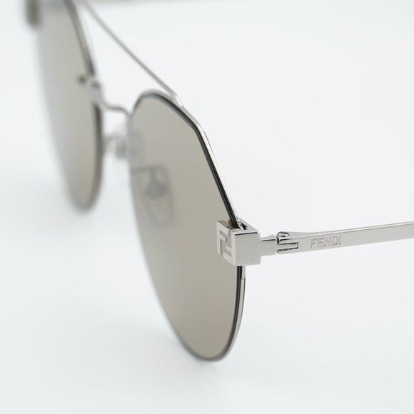 Fendi Fendi FE40060U 16G Sunglasses Silver Round Frame Size ONE SIZE - 9 Thumbnail
